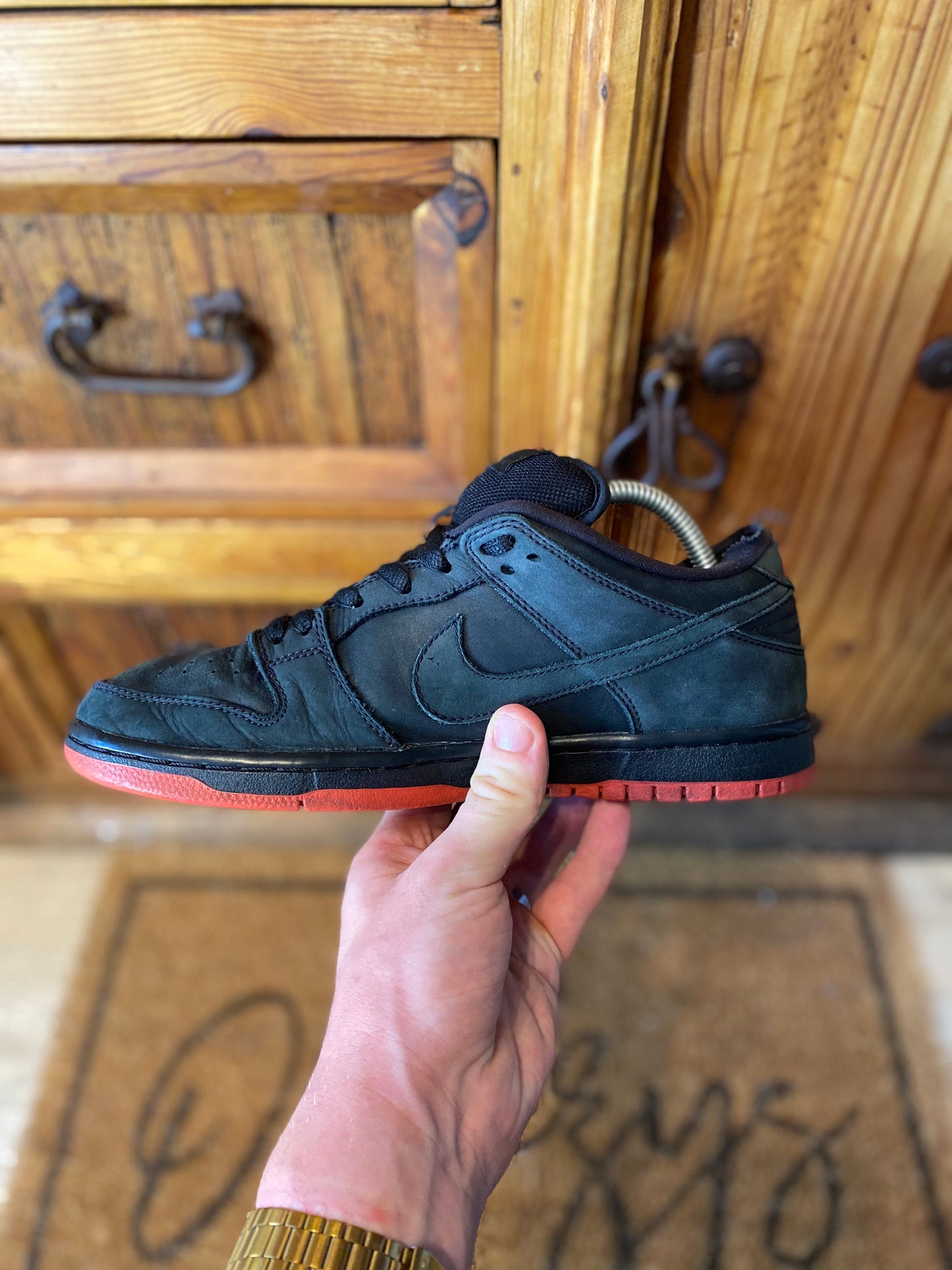NIKE SB DUNK LOW ‘BLACK PIGEON’ - UK 7.5