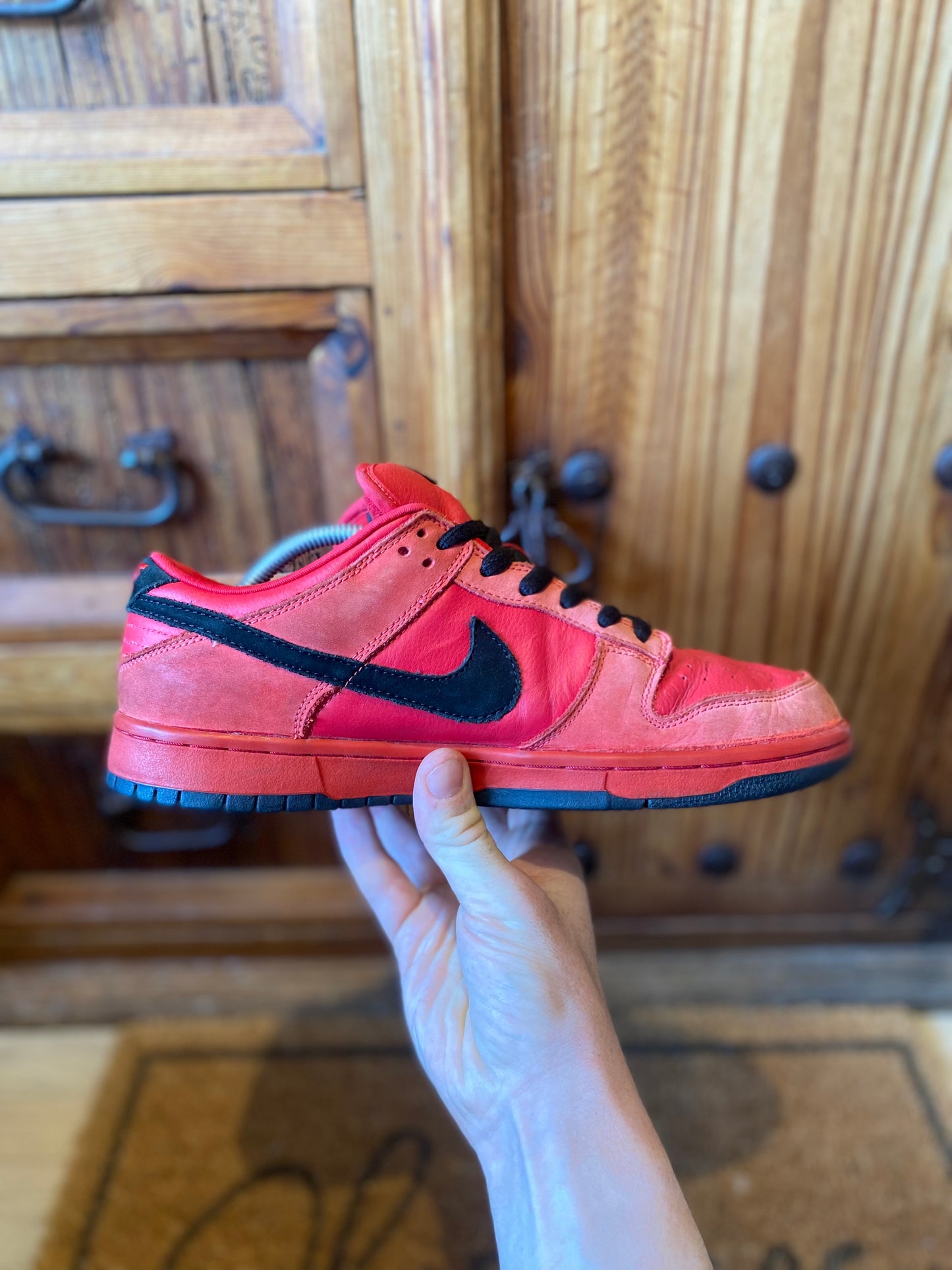 NIKE SB DUNK LOW ‘PURE BLOOD’ - 2003 *RARE* - UK 9.5