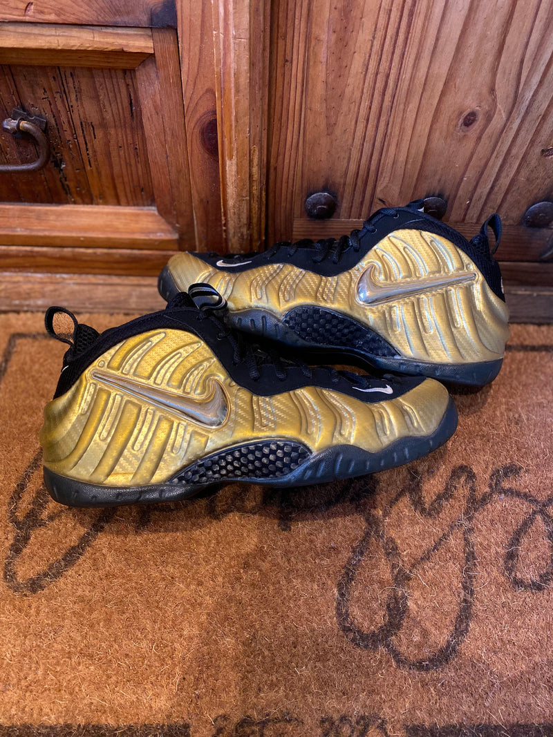 NIKE AIR FOAMPOSITE PRO ‘METALLIC GOLD’ - UK 11