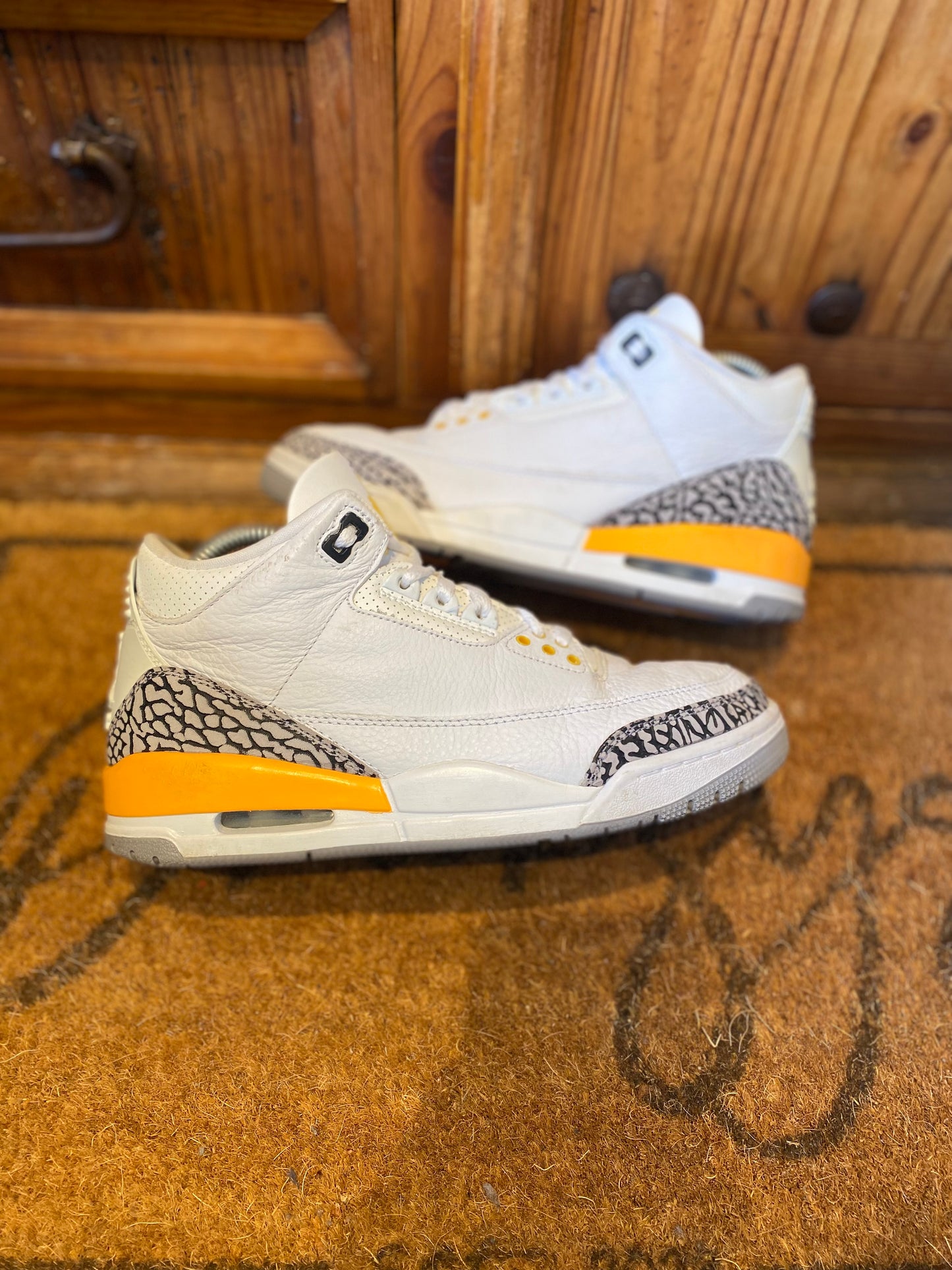 JORDAN 3 ‘LASER ORANGE’ - UK 6
