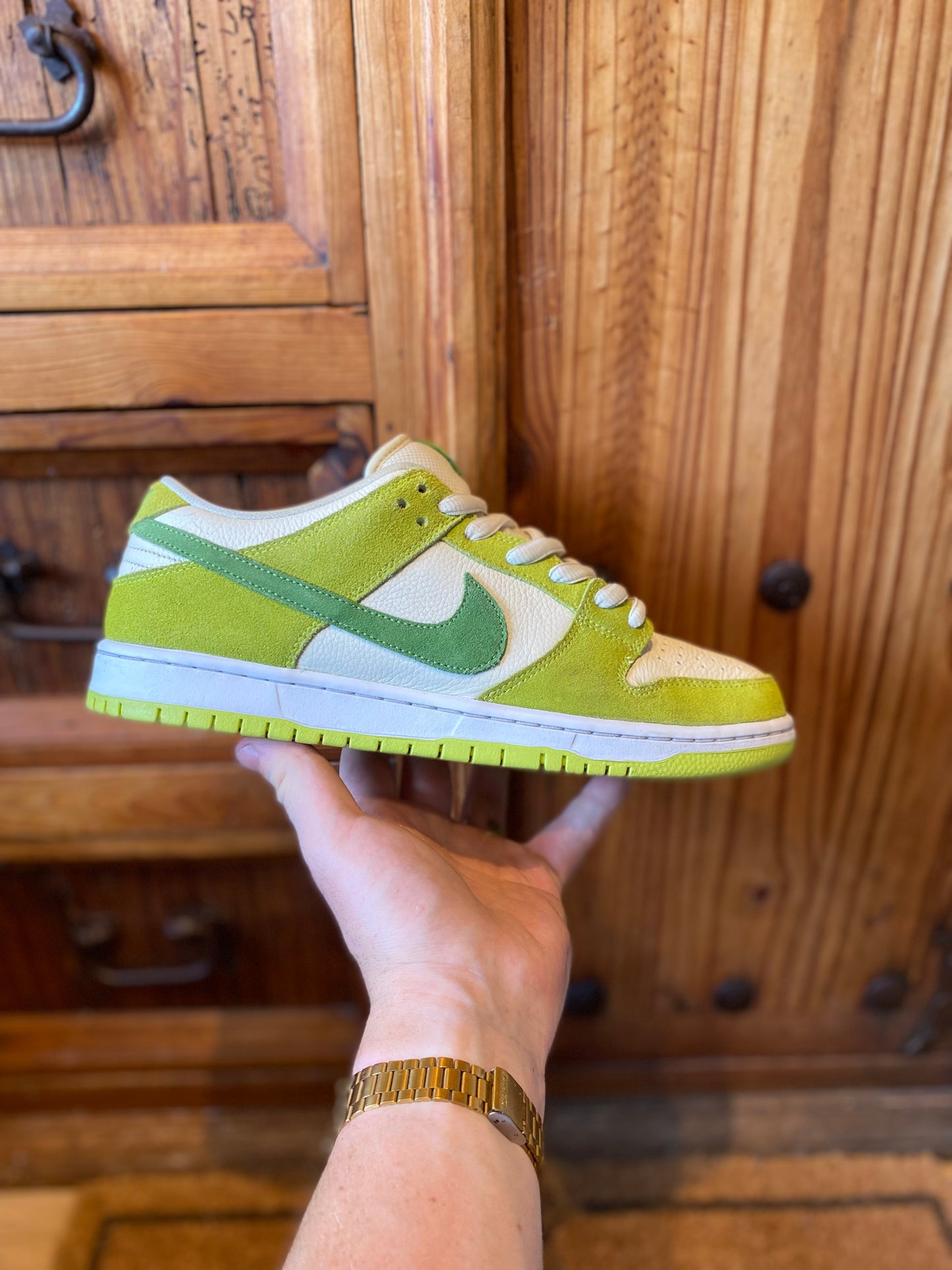 NIKE SB DUNK LOW ‘SOUR APPLE’ - UK 9.5