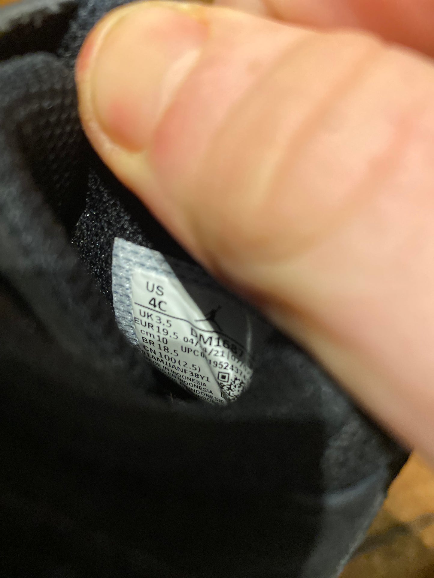 JORDAN FLIGHT 91’ ‘BLACK METALLIC GOLD’ - UK 3.5 TD