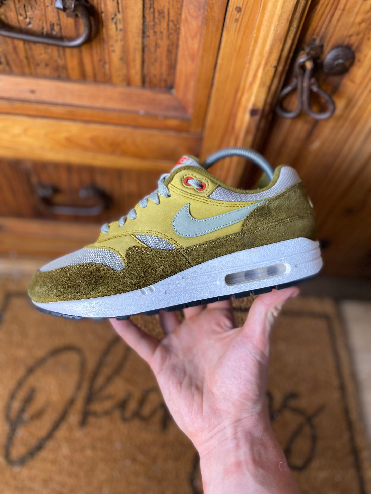 NIKE AIR MAX 1 CURRY PACK ‘OLIVE’ - UK 6