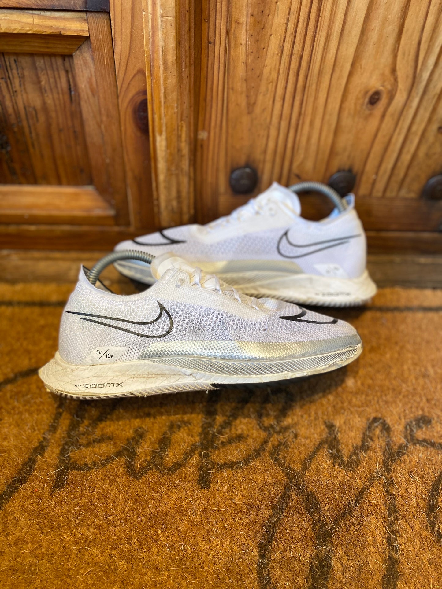 NIKE ZOOMX STREAKFLY PREMIUM ‘WHITE SILVER METALLIC’ - UK 6
