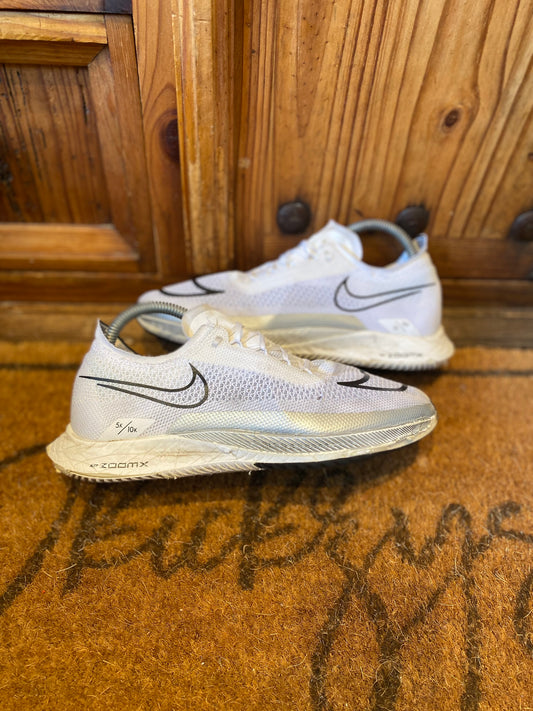 NIKE ZOOMX STREAKFLY PREMIUM ‘WHITE SILVER METALLIC’ - UK 6
