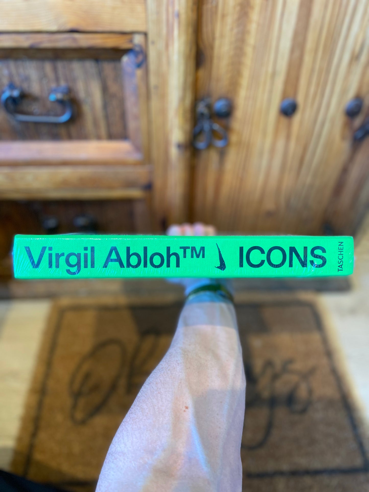 VIRGIL ABLOH X NIKE ICONS ‘THE TEN’ SOMETHING’S OFF BOOK - BRAND NEW