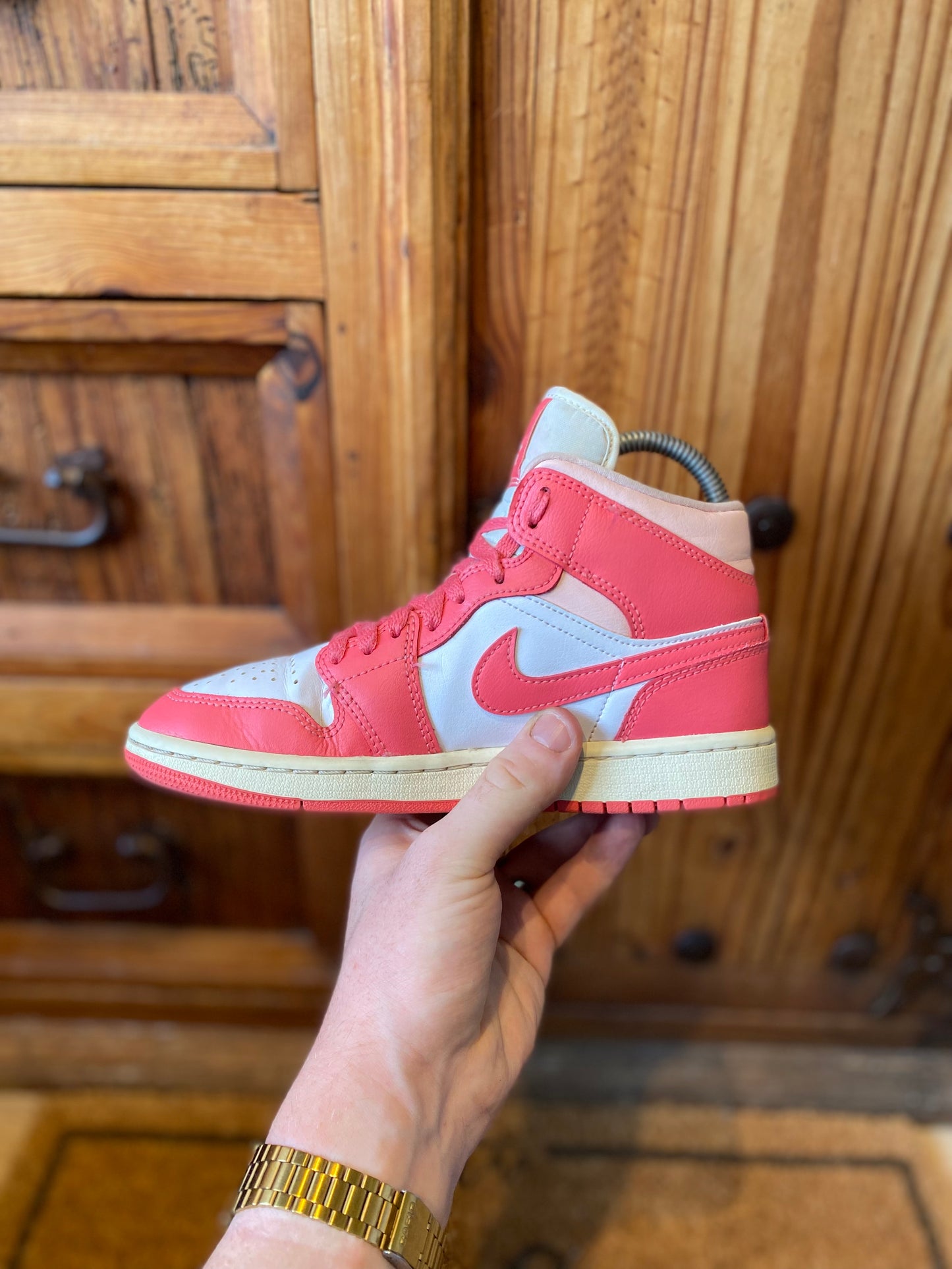 JORDAN 1 MID ‘STRAWBERRIES AND CREAM’ - UK 3
