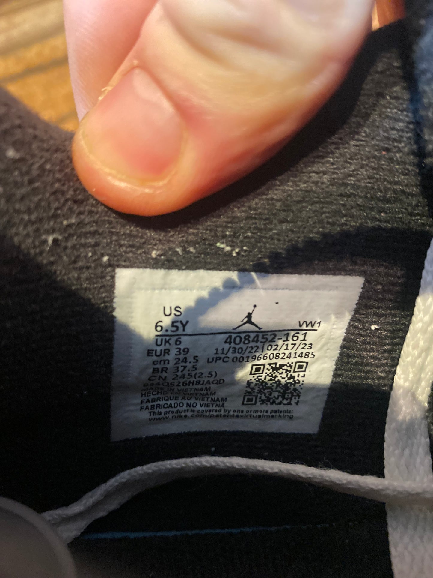 JORDAN 4 ‘RED CEMENT’ - UK 6