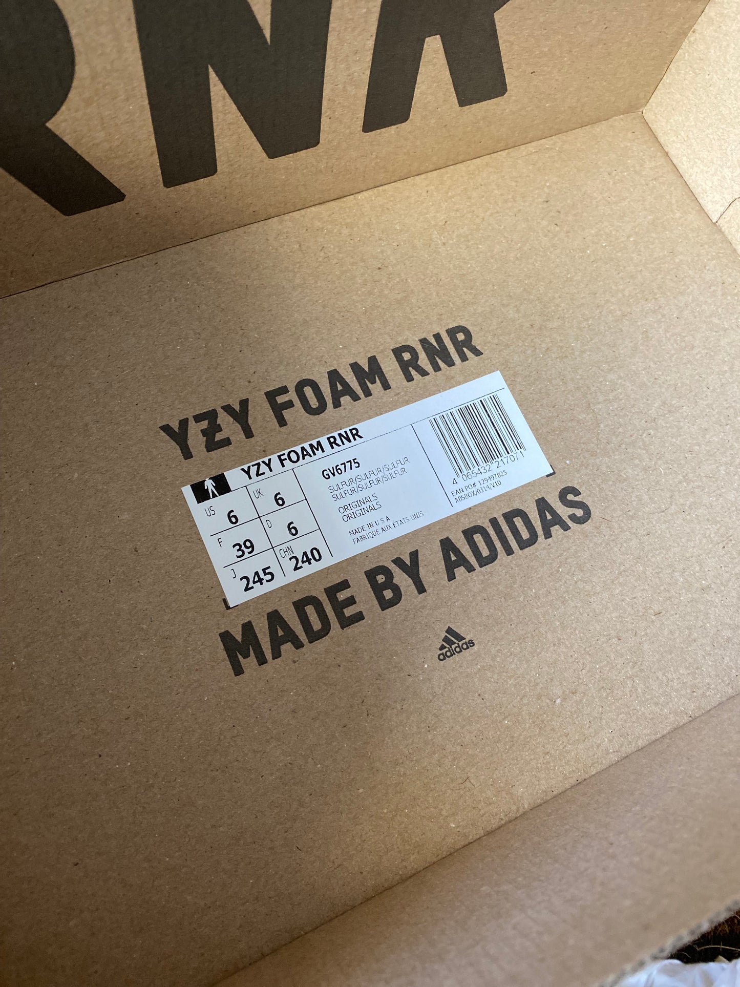 YEEZY FOAMRUNNER ‘SULFUR’ - UK 6