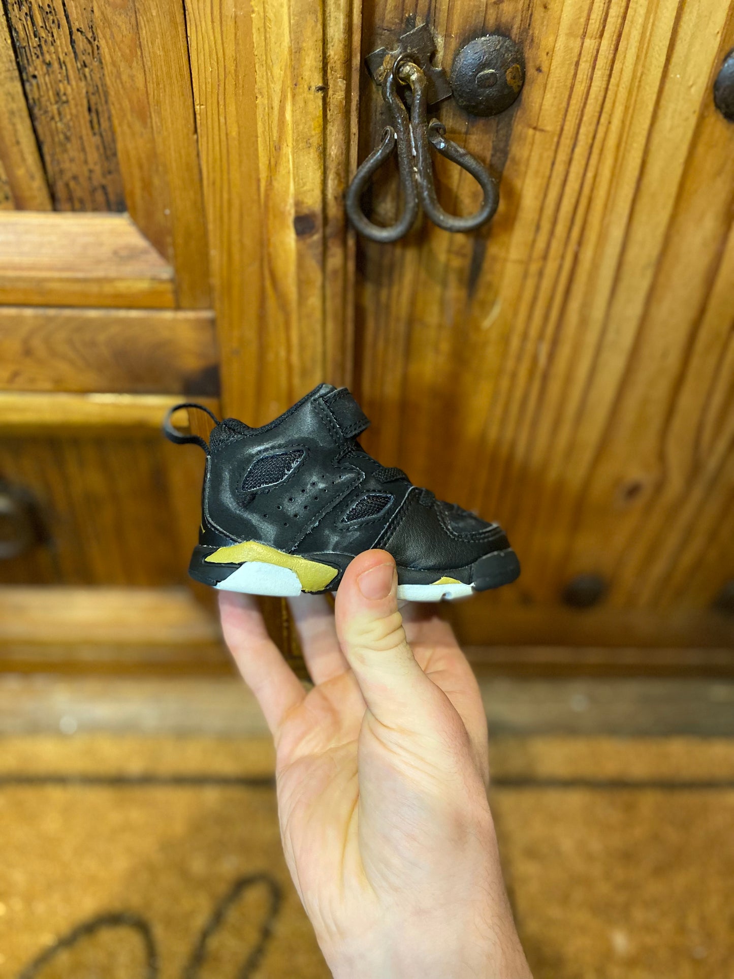 JORDAN FLIGHT 91’ ‘BLACK METALLIC GOLD’ - UK 3.5 TD