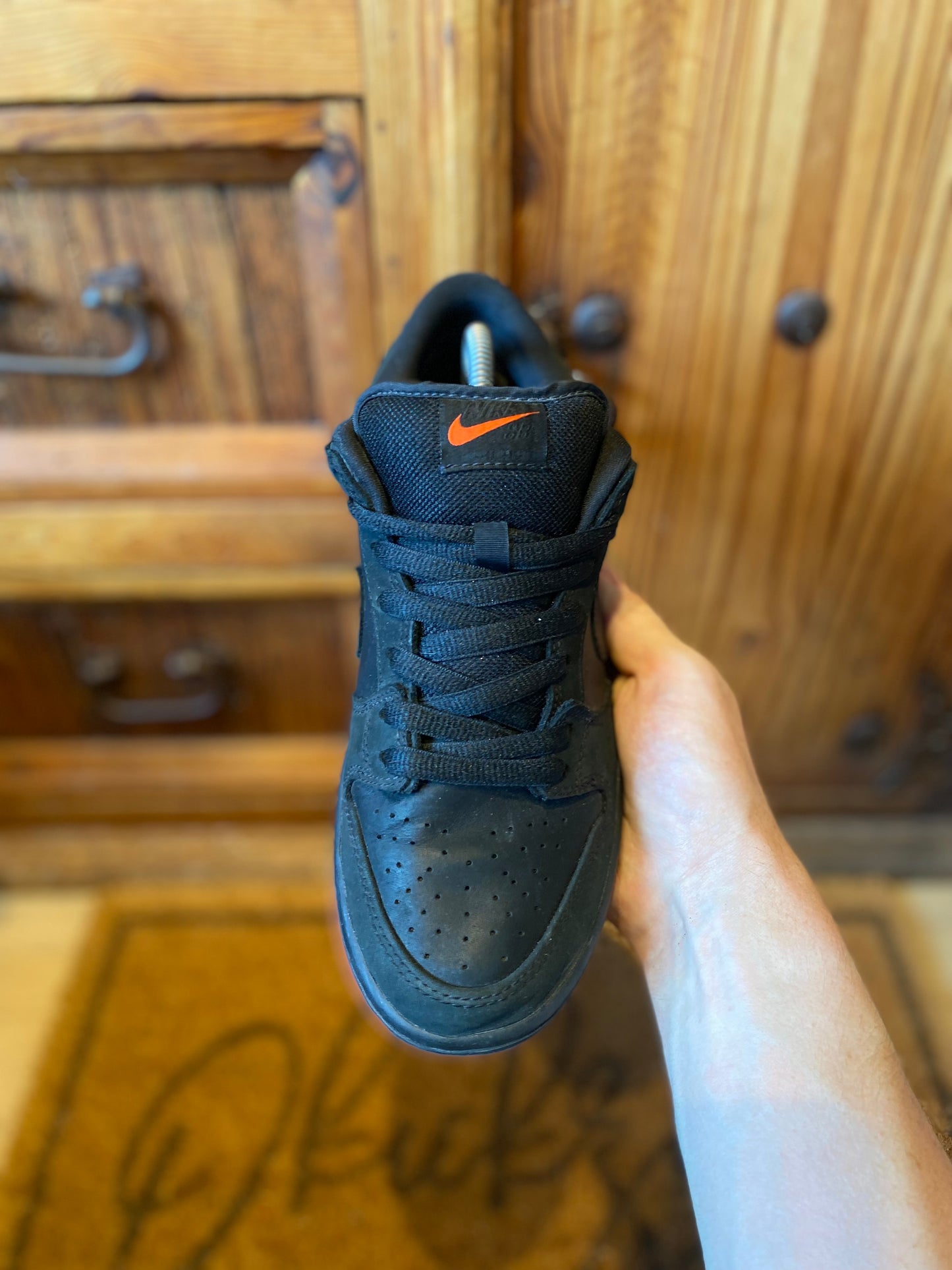 NIKE SB DUNK LOW ‘BLACK PIGEON’ - *RARE* - UK 7