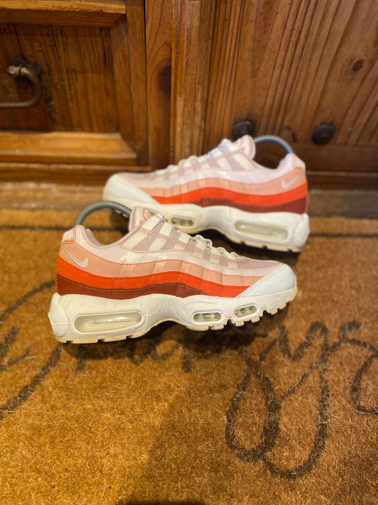 NIKE AIR MAX 95 ‘ROSE CORAL’ - UK 4.5