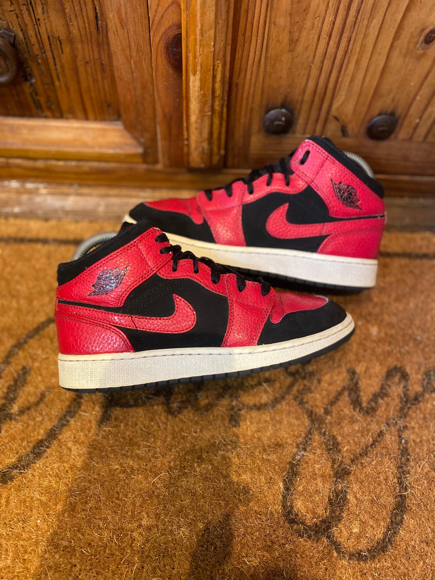JORDAN 1 MID ‘REVERSE BRED’ - UK 4.5