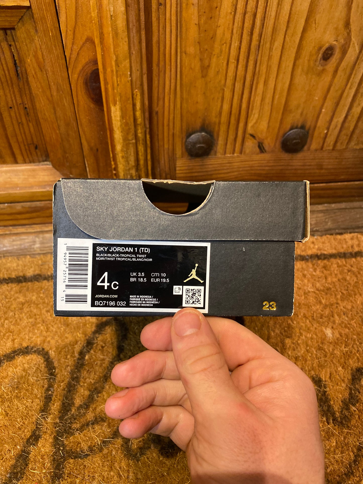 JORDAN FLIGHT 91’ ‘BLACK METALLIC GOLD’ - UK 3.5 TD