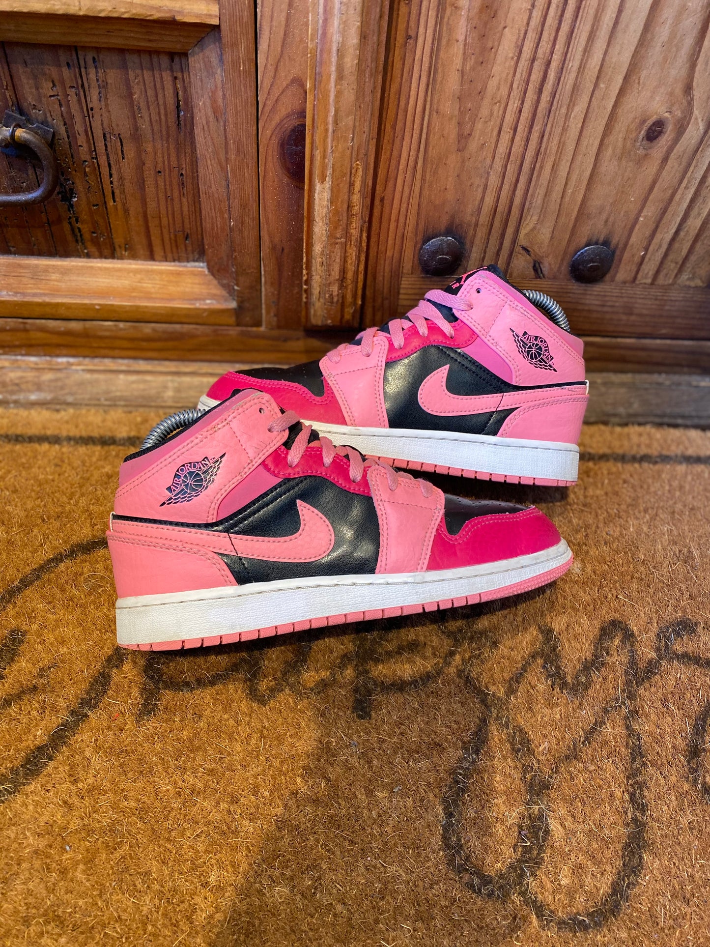 JORDAN 1 MID ‘CORAL CHALK’ - UK 4