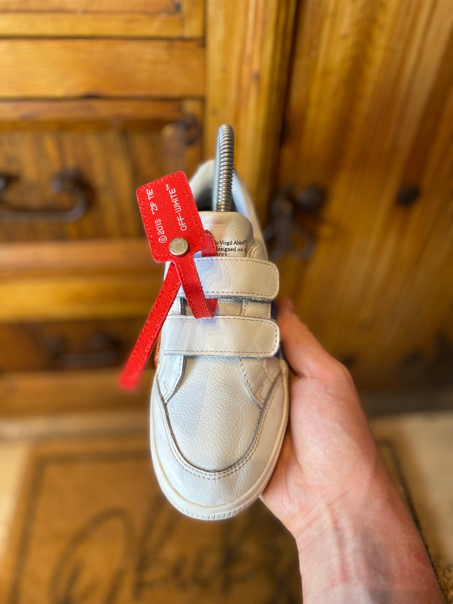 OFF WHITE VULCANISED LOW CANVAS - UK 13C