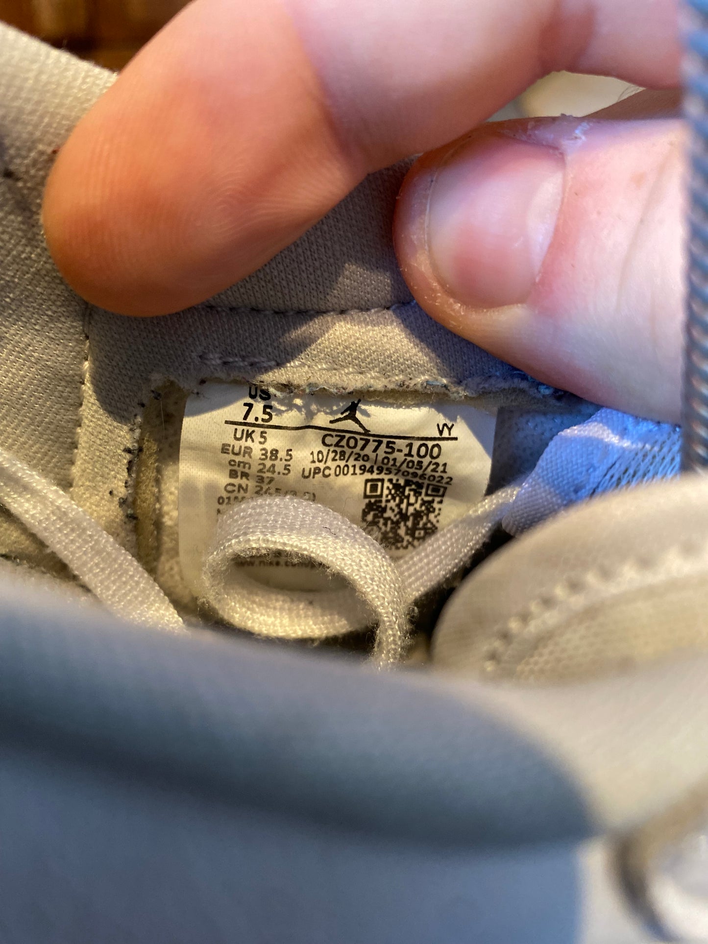 JORDAN 1 LOW ‘NEUTRAL GREY’ - UK 5