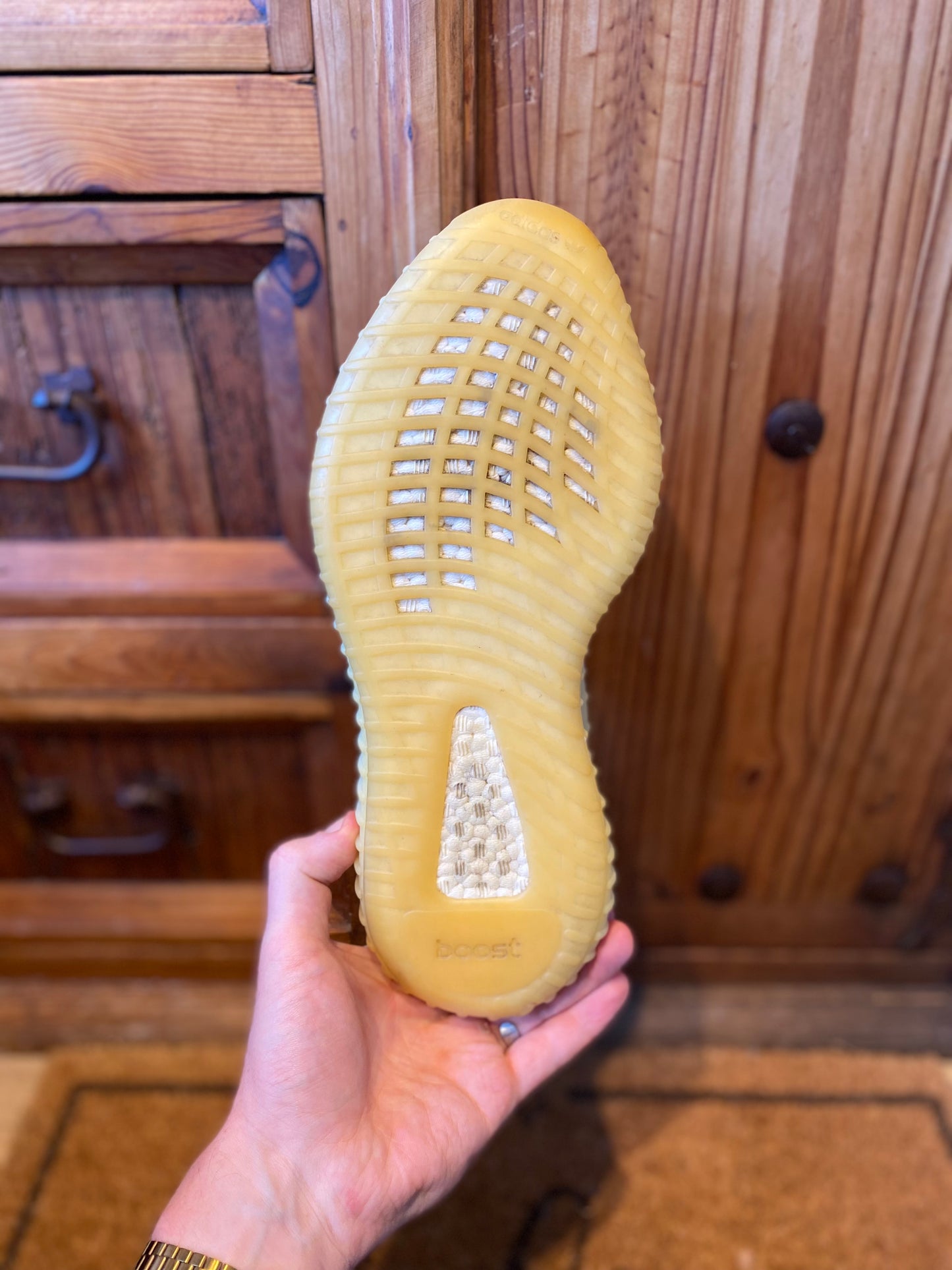YEEZY BOOST 350 V2 ‘CREAM’ - UK 9.5