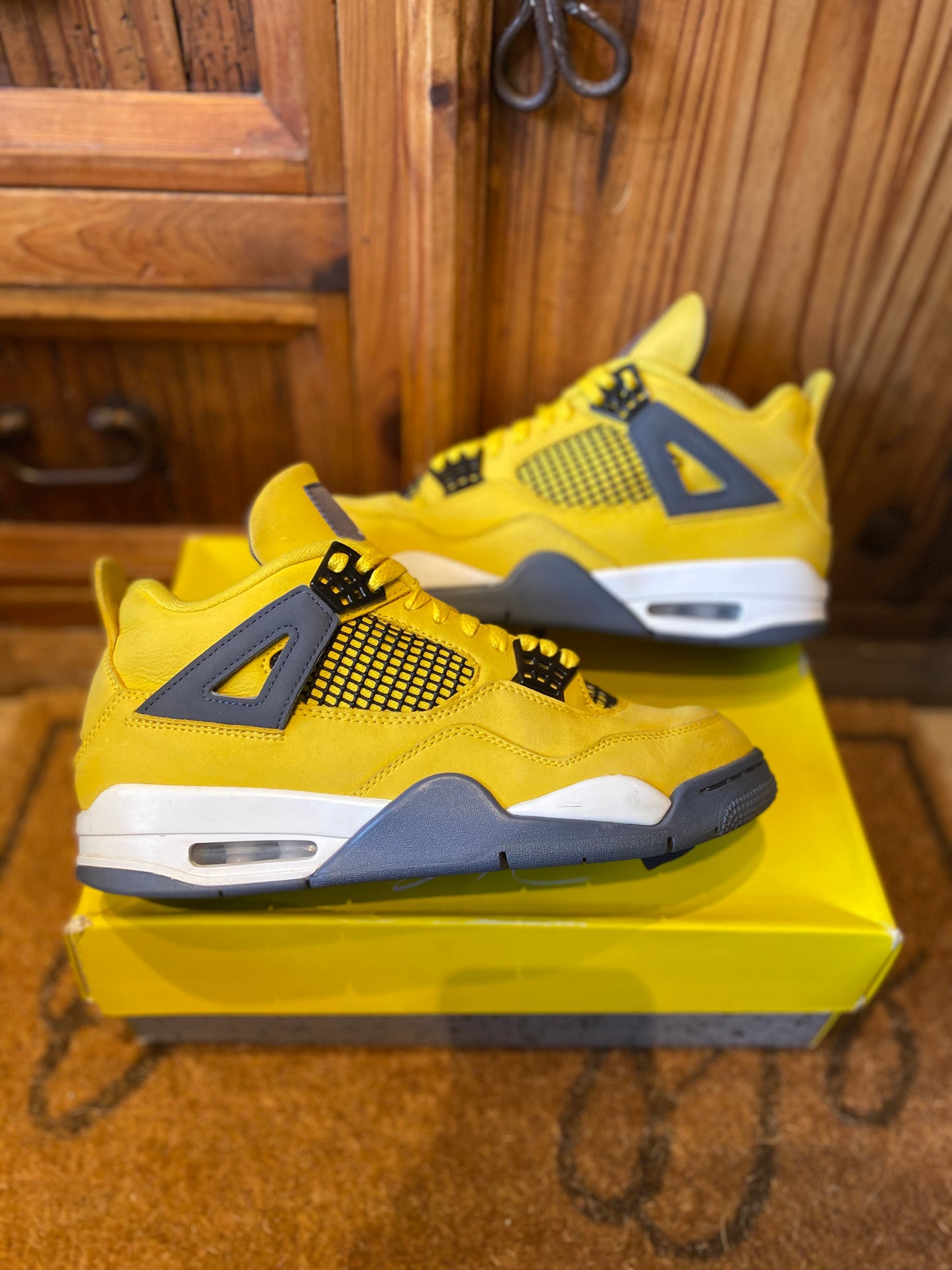JORDAN 4 ‘LIGHTNING’ - UK 7.5