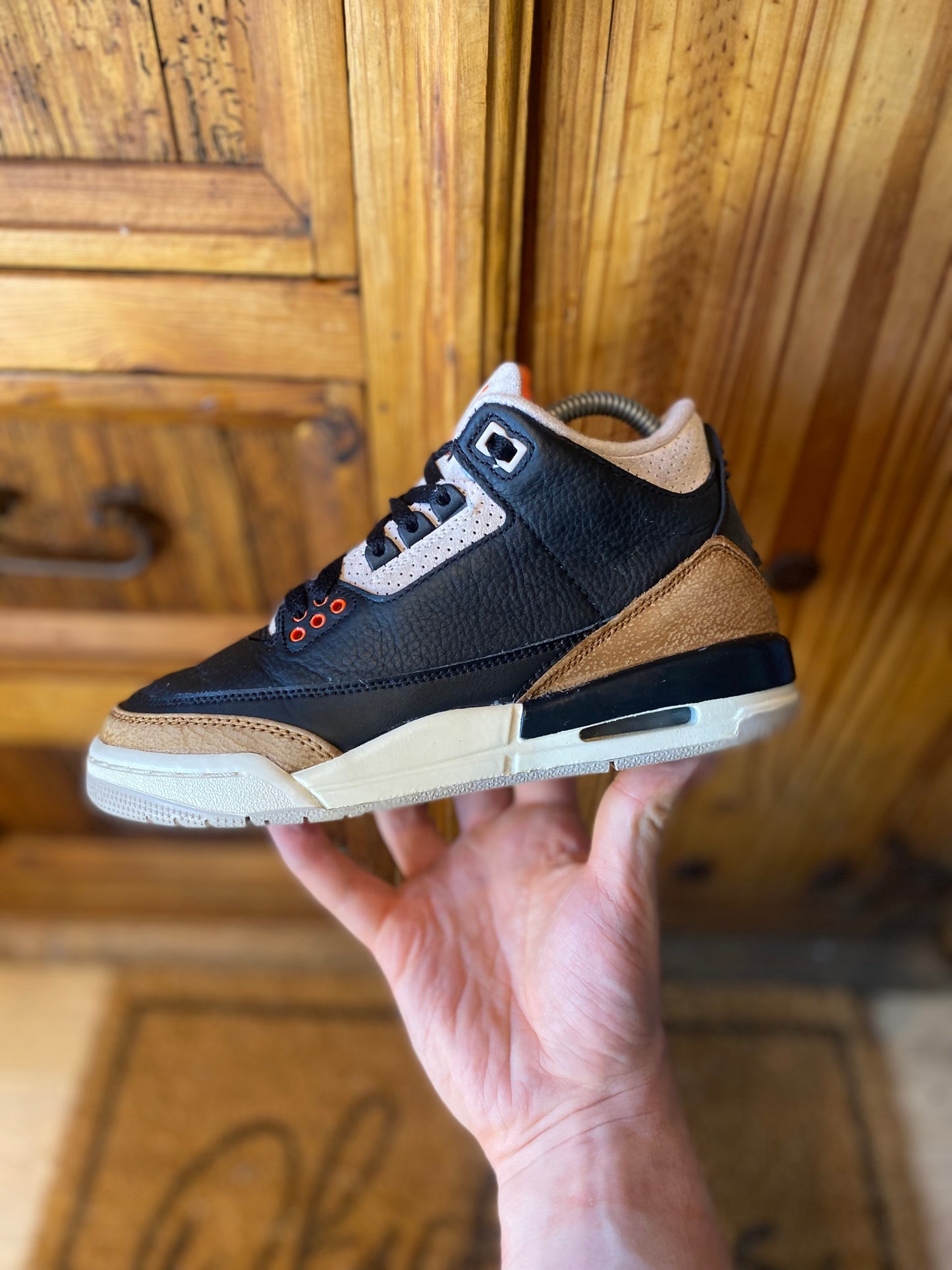 JORDAN 3 ‘DESERT ELEPHANT’ - UK 4.5
