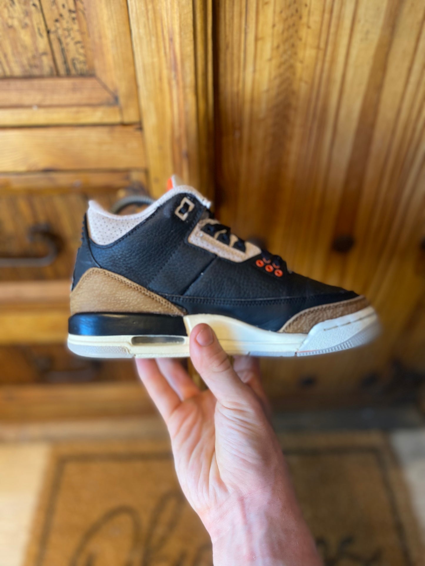 JORDAN 3 ‘DESERT ELEPHANT’ - UK 4.5