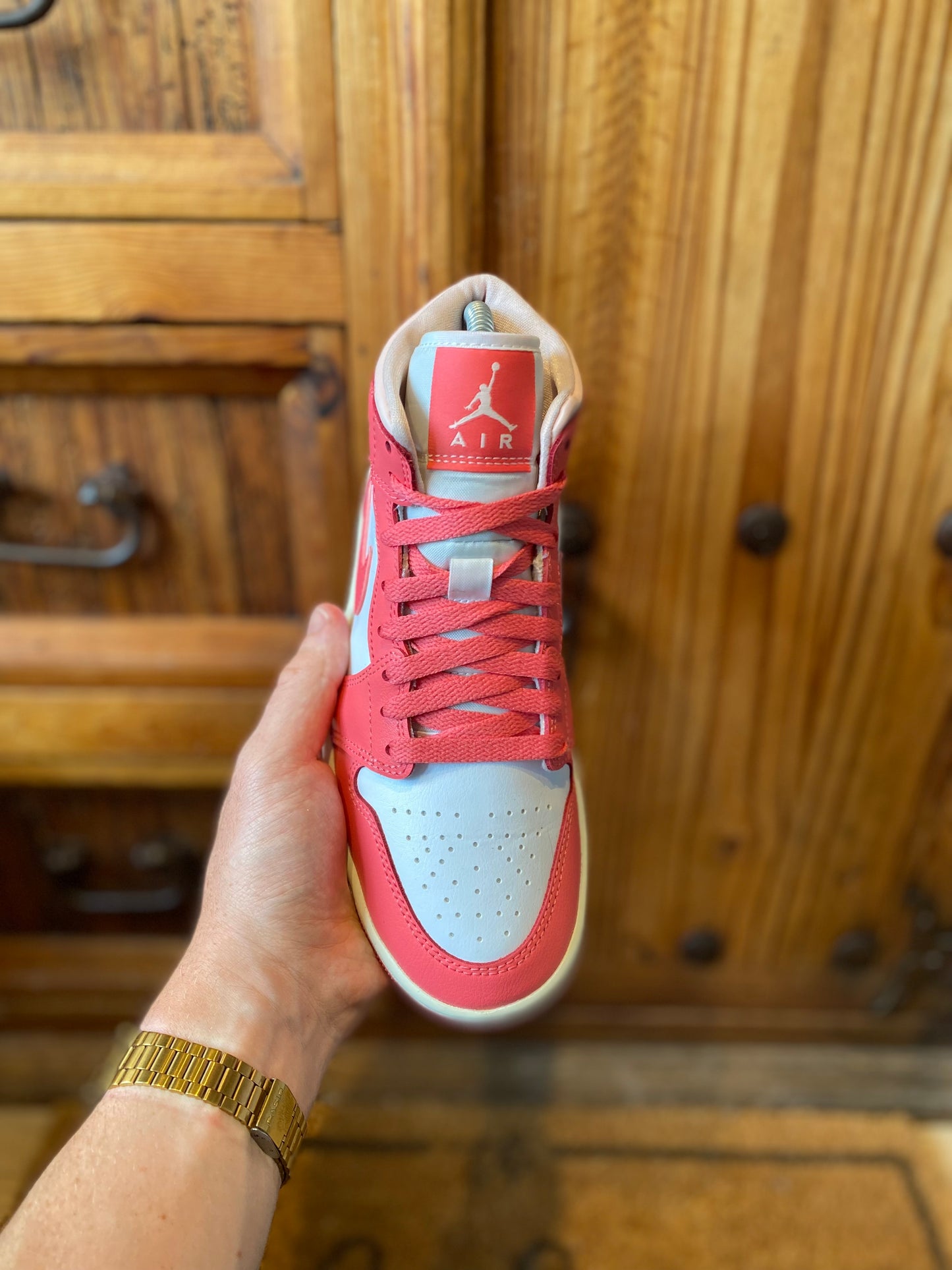 JORDAN 1 MID ‘STRAWBERRIES AND CREAM’ - UK 4