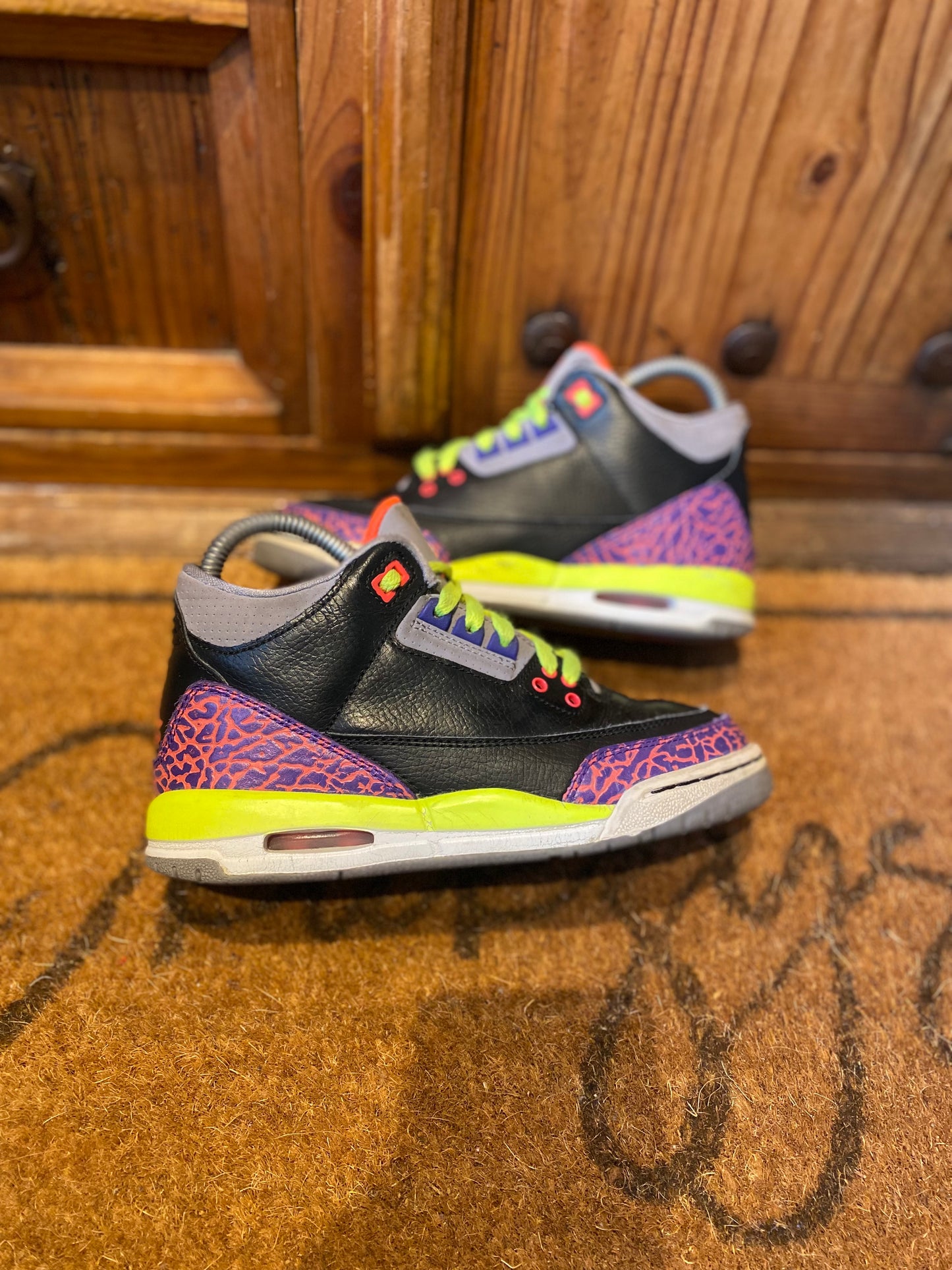 JORDAN 3 ‘BLACK ATOMIC RED’ - UK 3