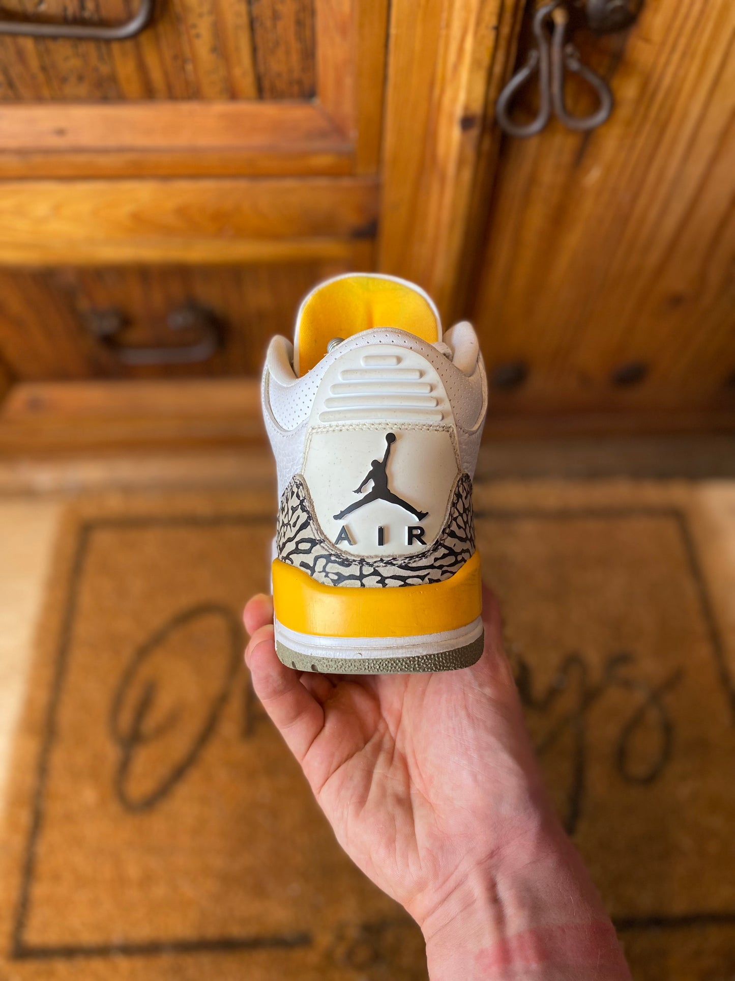 JORDAN 3 ‘LASER ORANGE’ - UK 5.5