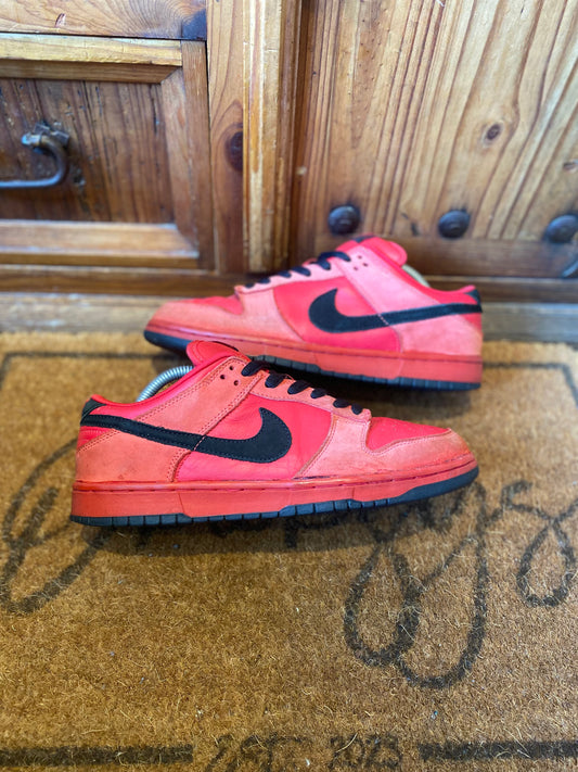 NIKE SB DUNK LOW ‘PURE BLOOD’ - 2003 *RARE* - UK 9.5