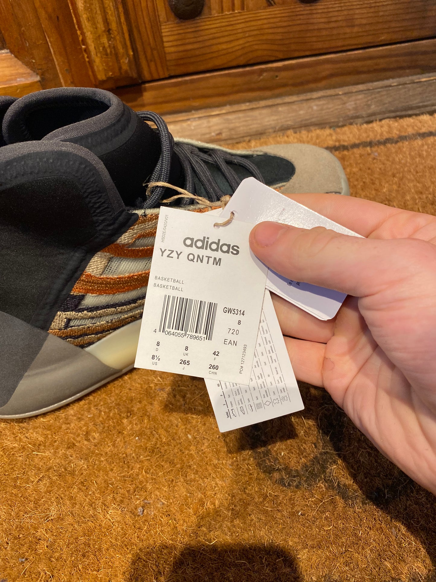 YEEZY QNTM ‘FLASH ORANGE’ - BNWT - UK 8