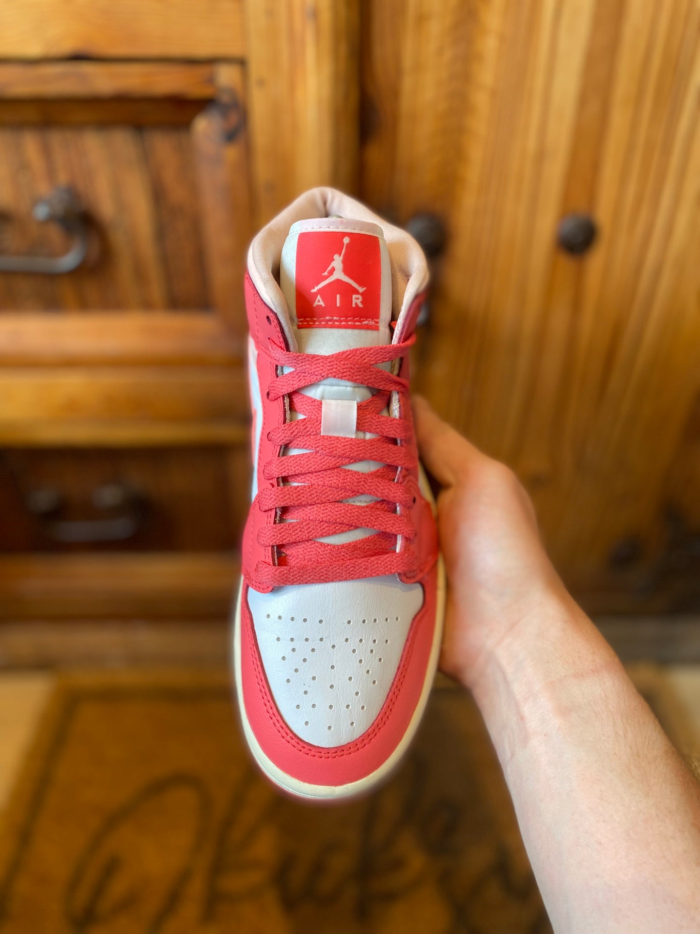 JORDAN 1 MID ‘STRAWBERRIES AND CREAM’ - UK 4