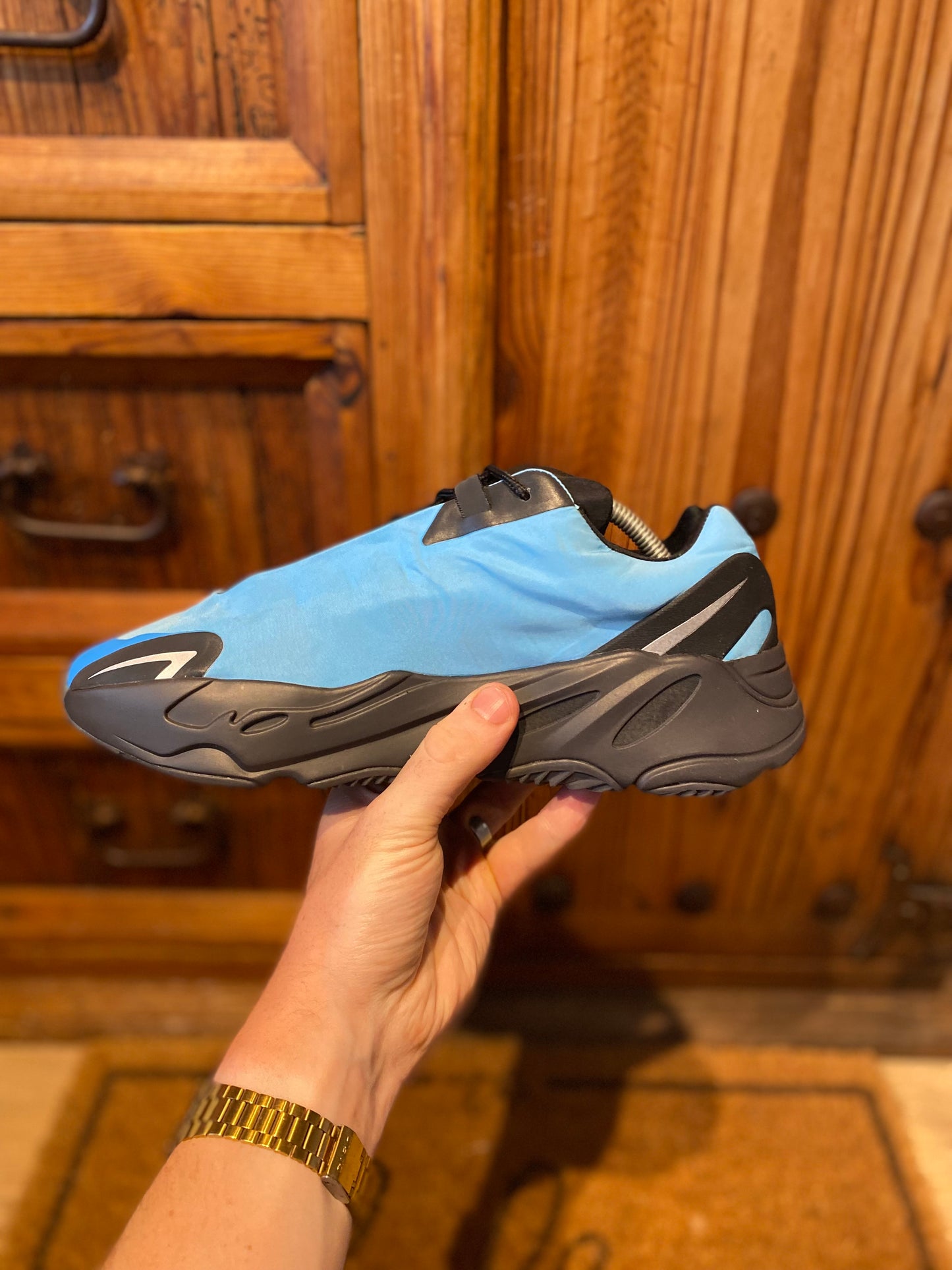 YEEZY BOOST 700 MNVN ‘BRIGHT CYAN’ - UK 9.5