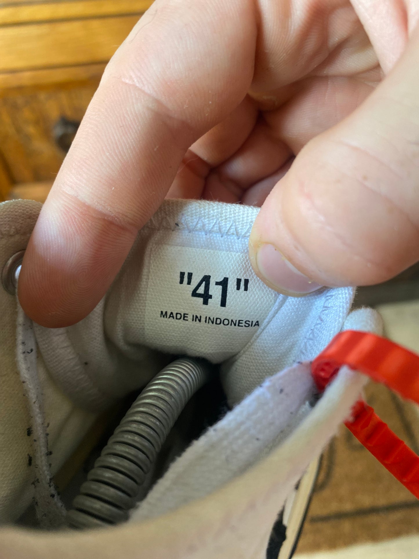 OFF WHITE VULCANISED ‘ARROWS PATCH WHITE’ - UK 7