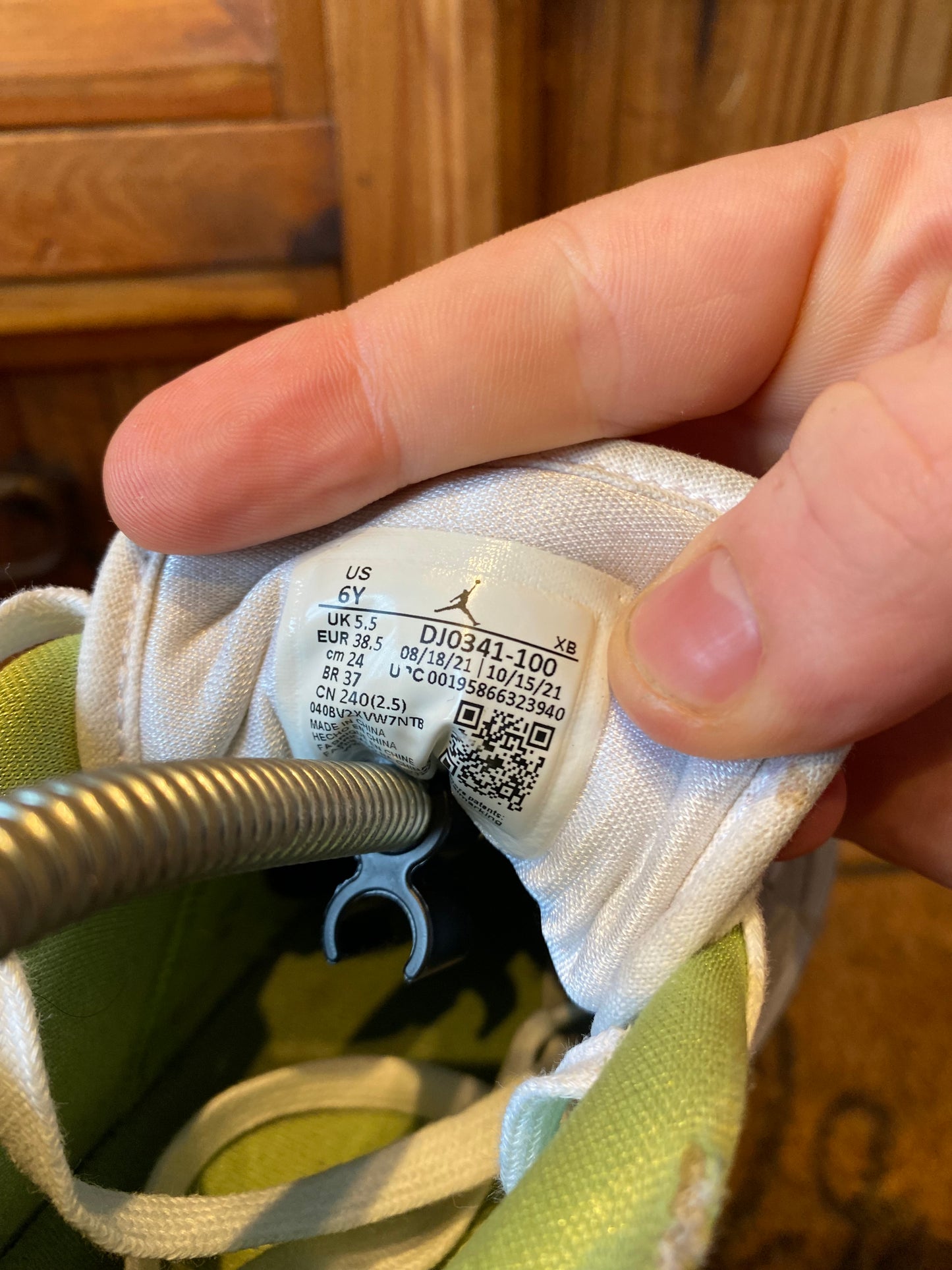 JORDAN 1 LOW ‘PASTEL GRIND VIVID GREEN’ - UK 5.5