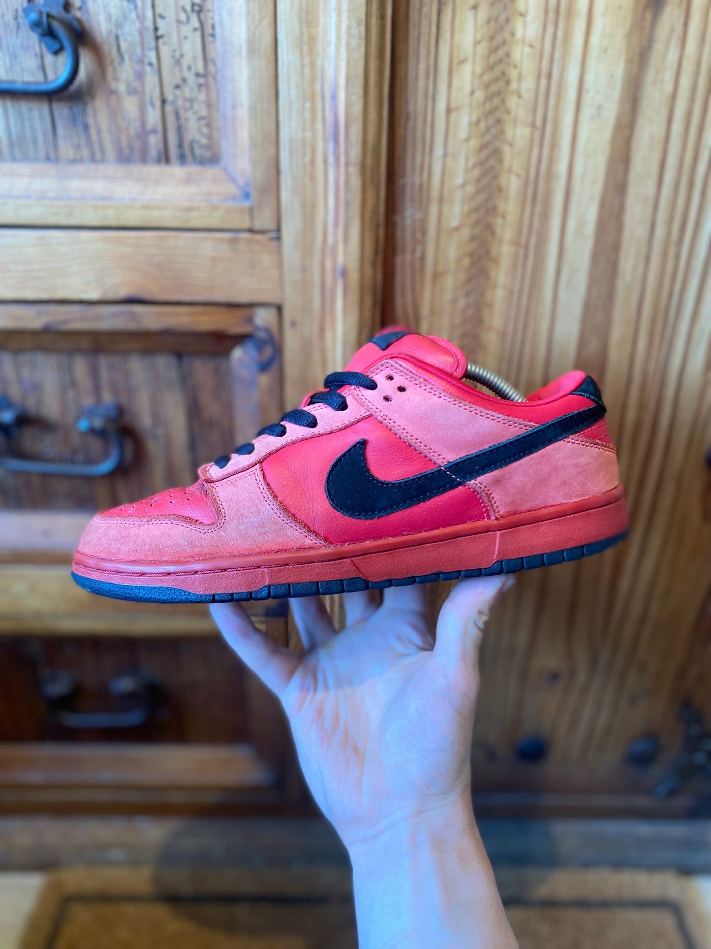 NIKE SB DUNK LOW ‘PURE BLOOD’ - 2003 *RARE* - UK 9.5