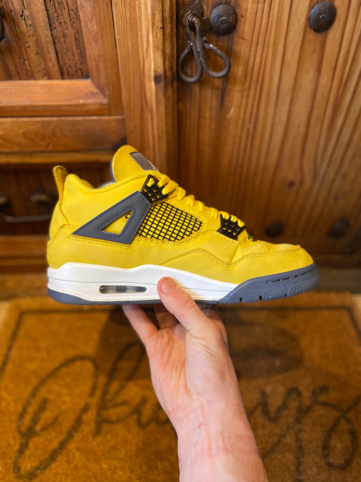 JORDAN 4 ‘LIGHTNING’ - UK 7.5