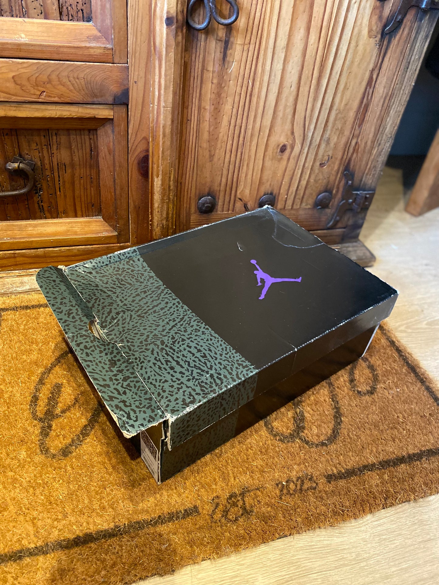 JORDAN 3 ‘BLACK COURT PURPLE’ - UK 6