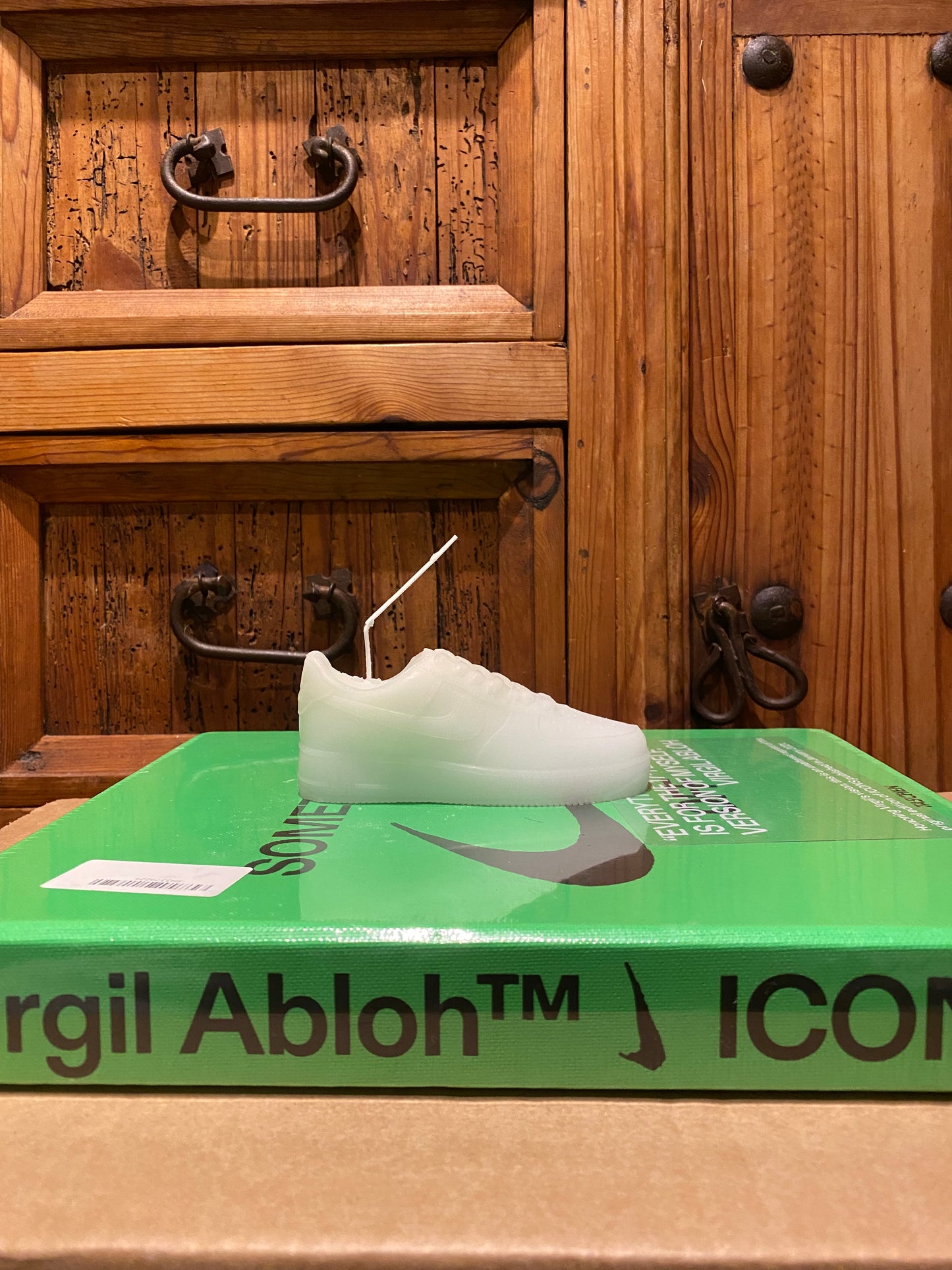 NIKE AIR FORCE 1 SNEAKER CANDLE