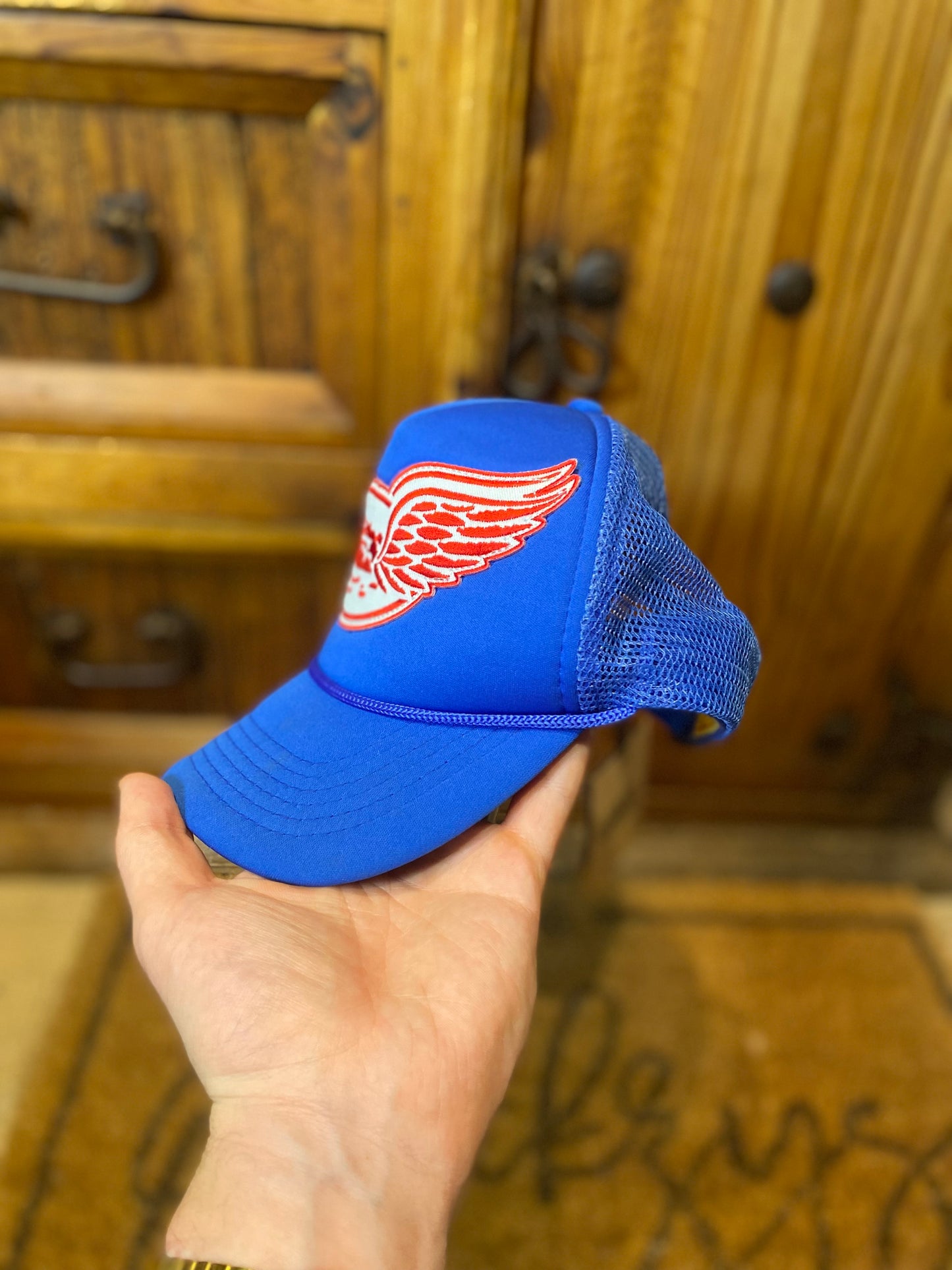 CORTEIZ WING TRUCKER CAP ‘ROYAL BLUE’ - PADS
