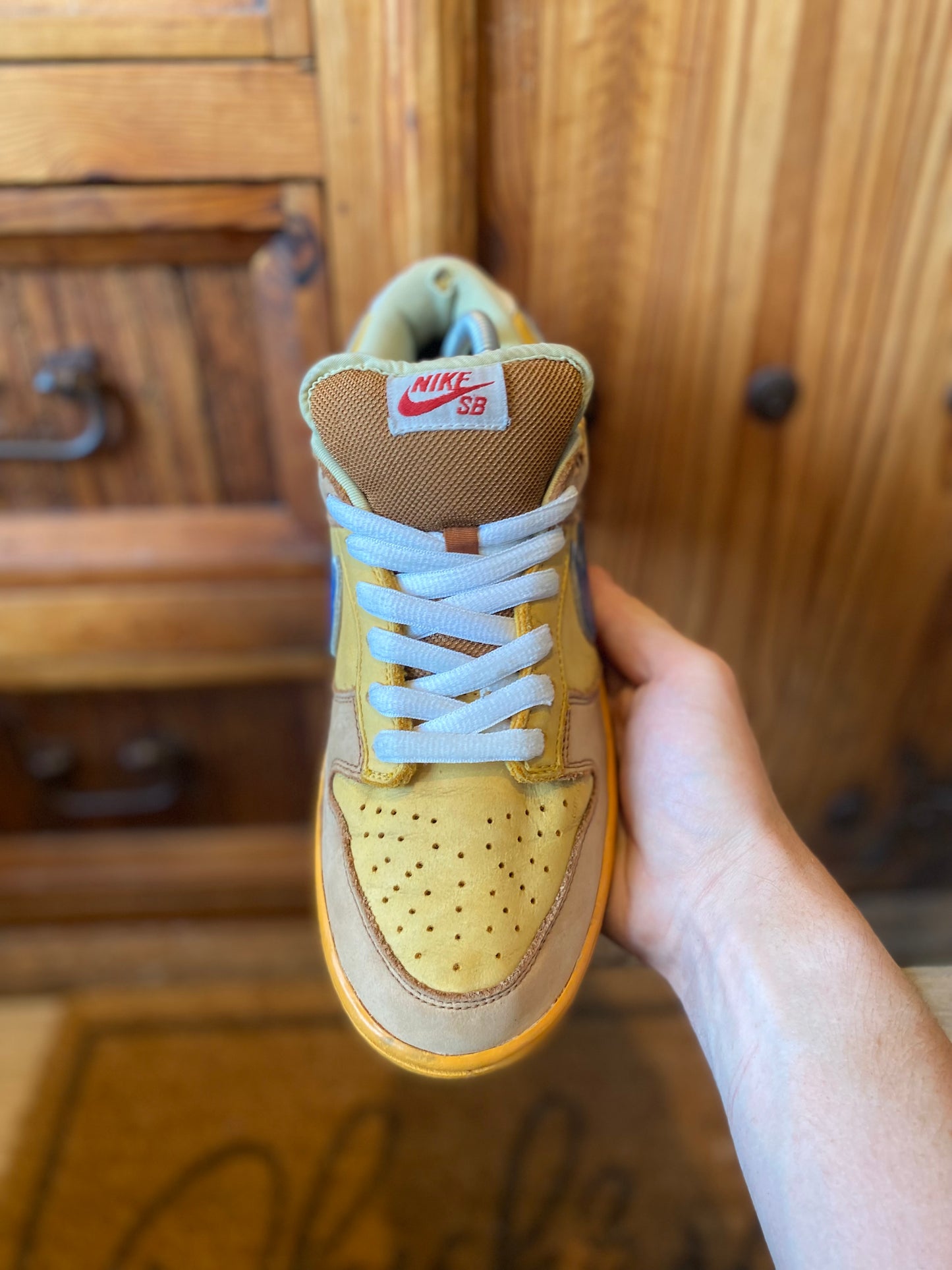 NIKE SB DUNK LOW ‘NEWCASTLE BROWN ALE’ - 2007 *RARE* - UK 8