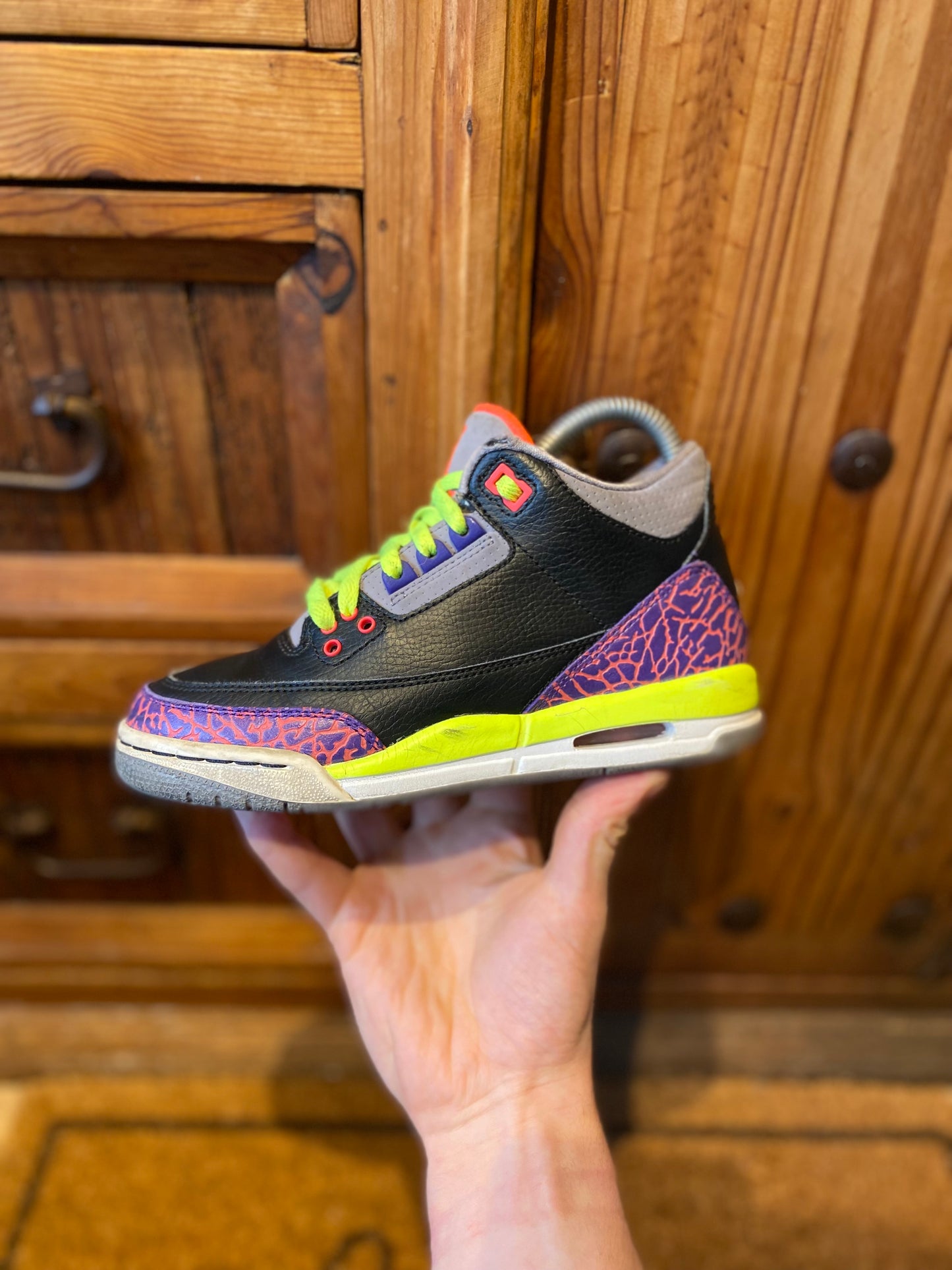 JORDAN 3 ‘BLACK ATOMIC RED’ - UK 3