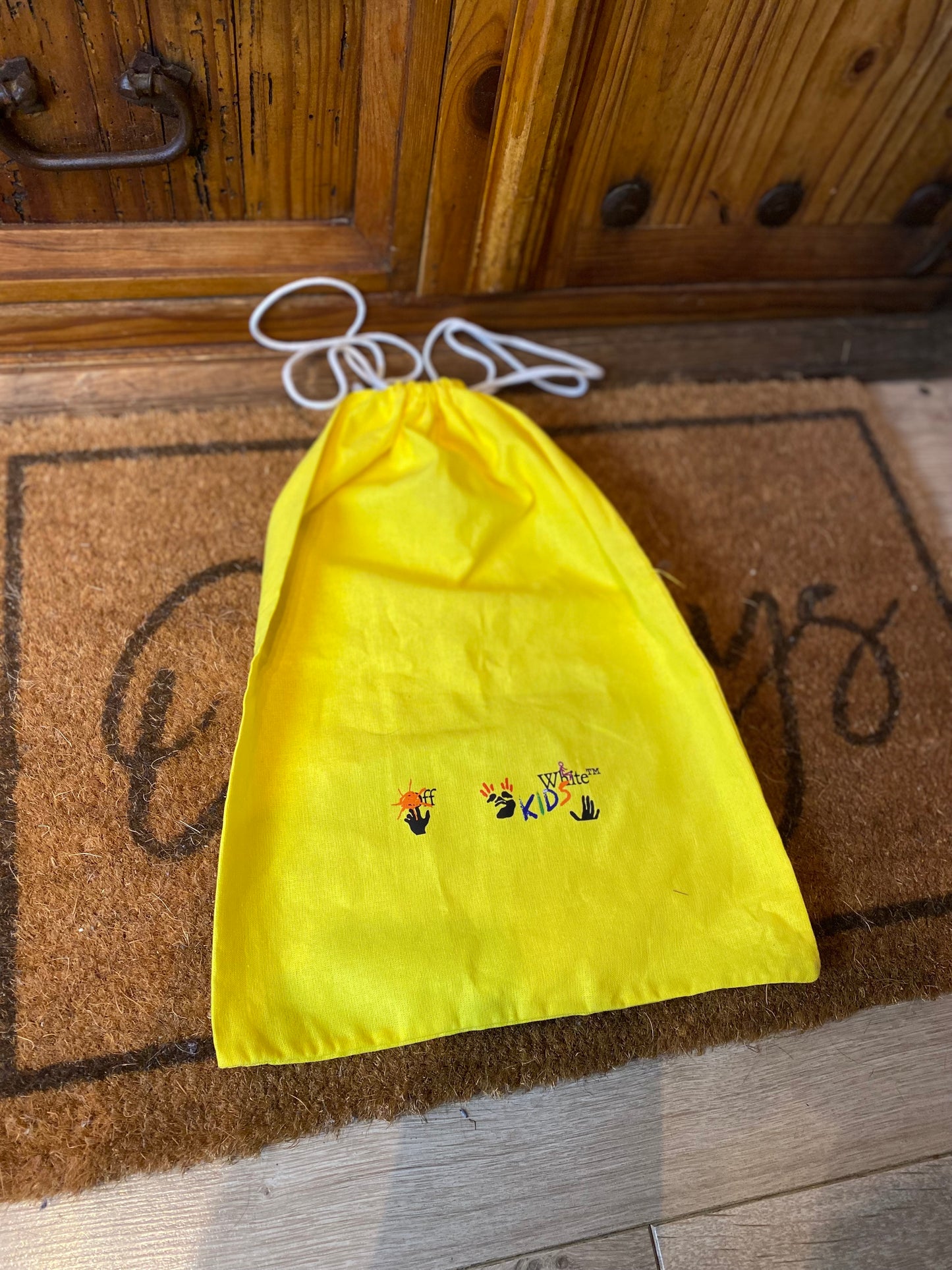 OFF WHITE VULCANISED LOW CANVAS - UK 13C