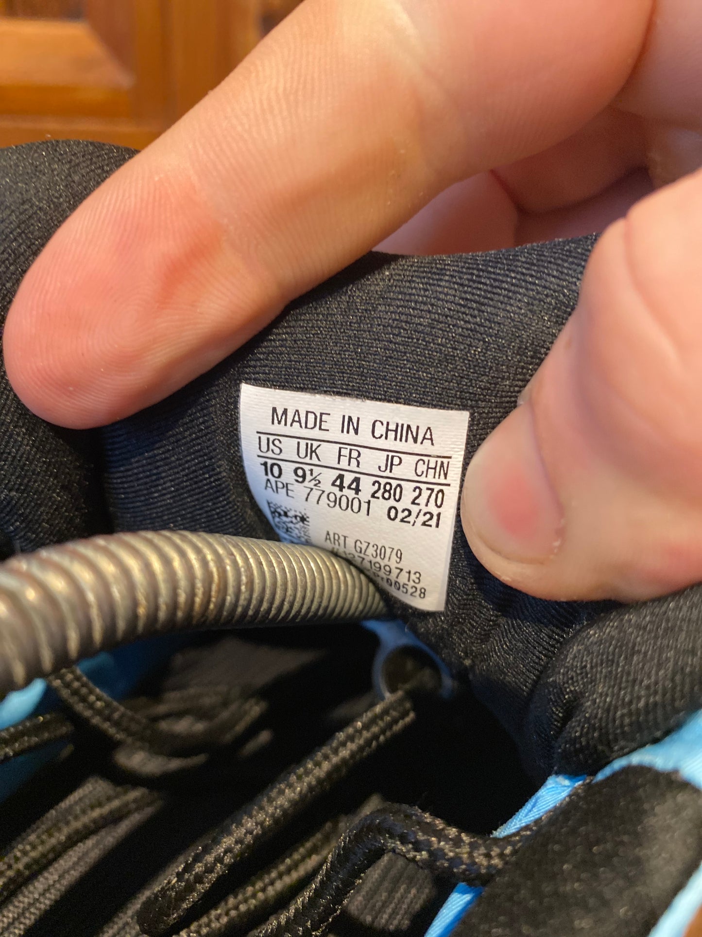 YEEZY BOOST 700 MNVN ‘BRIGHT CYAN’ - UK 9.5