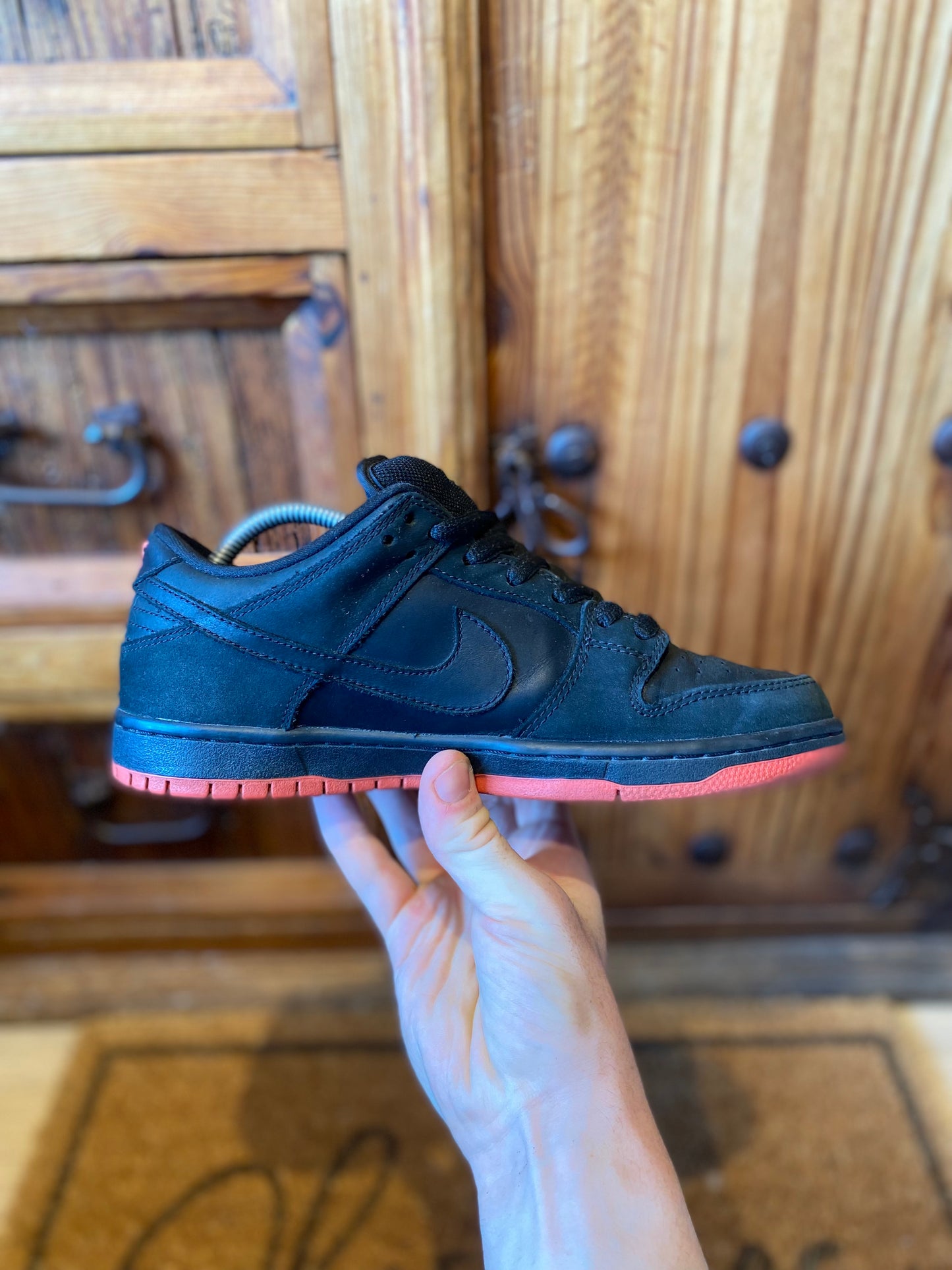 NIKE SB DUNK LOW ‘BLACK PIGEON’ - *RARE* - UK 7