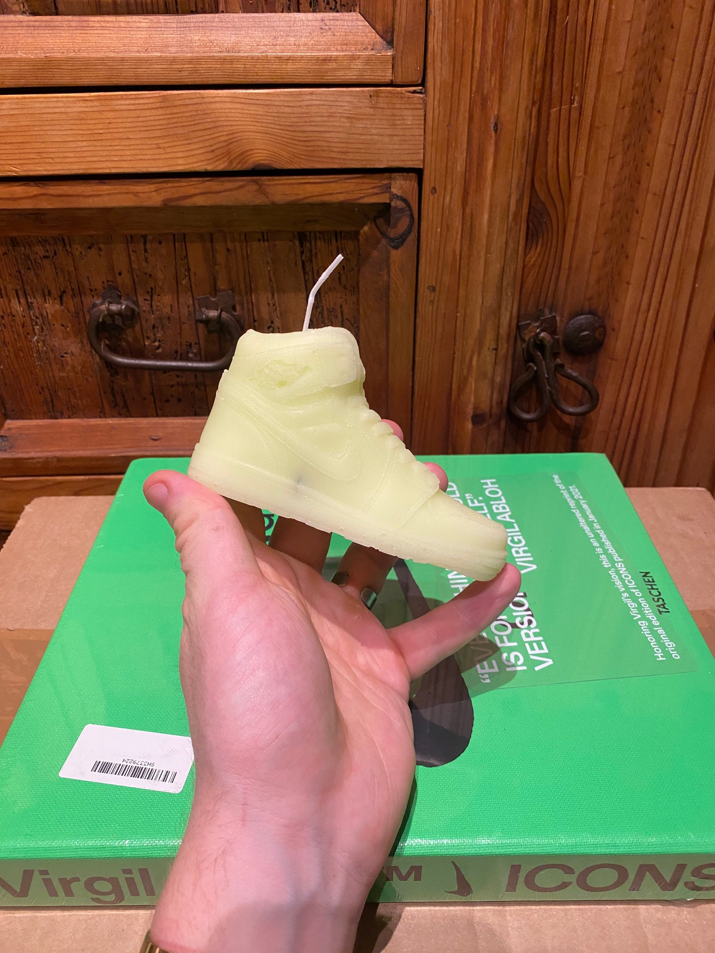 JORDAN 1 SNEAKER CANDLE