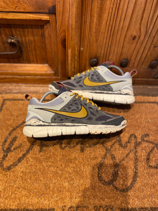 NIKE FREE RUN TRAIL ALBIS *SAMPLE PAIR’ - UK 8
