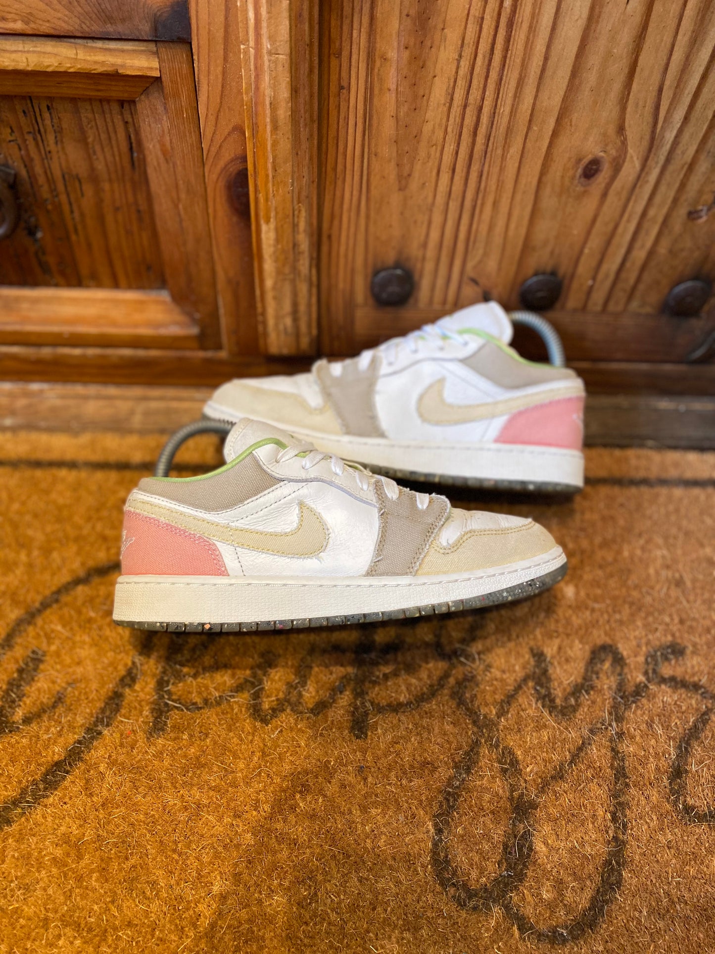 JORDAN 1 LOW ‘PASTEL GRIND VIVID GREEN’ - UK 5.5