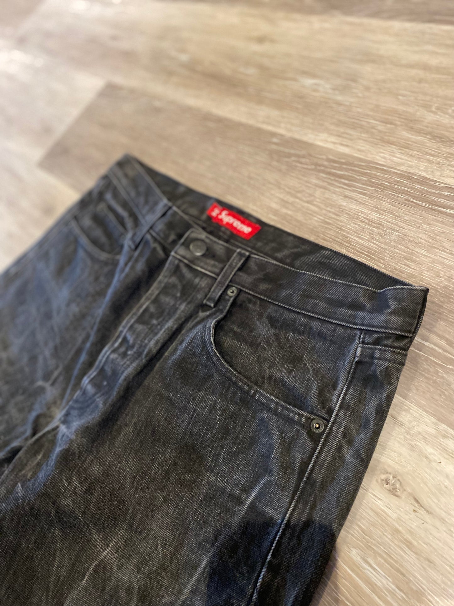 SUPREME STONE WASHED JEANS