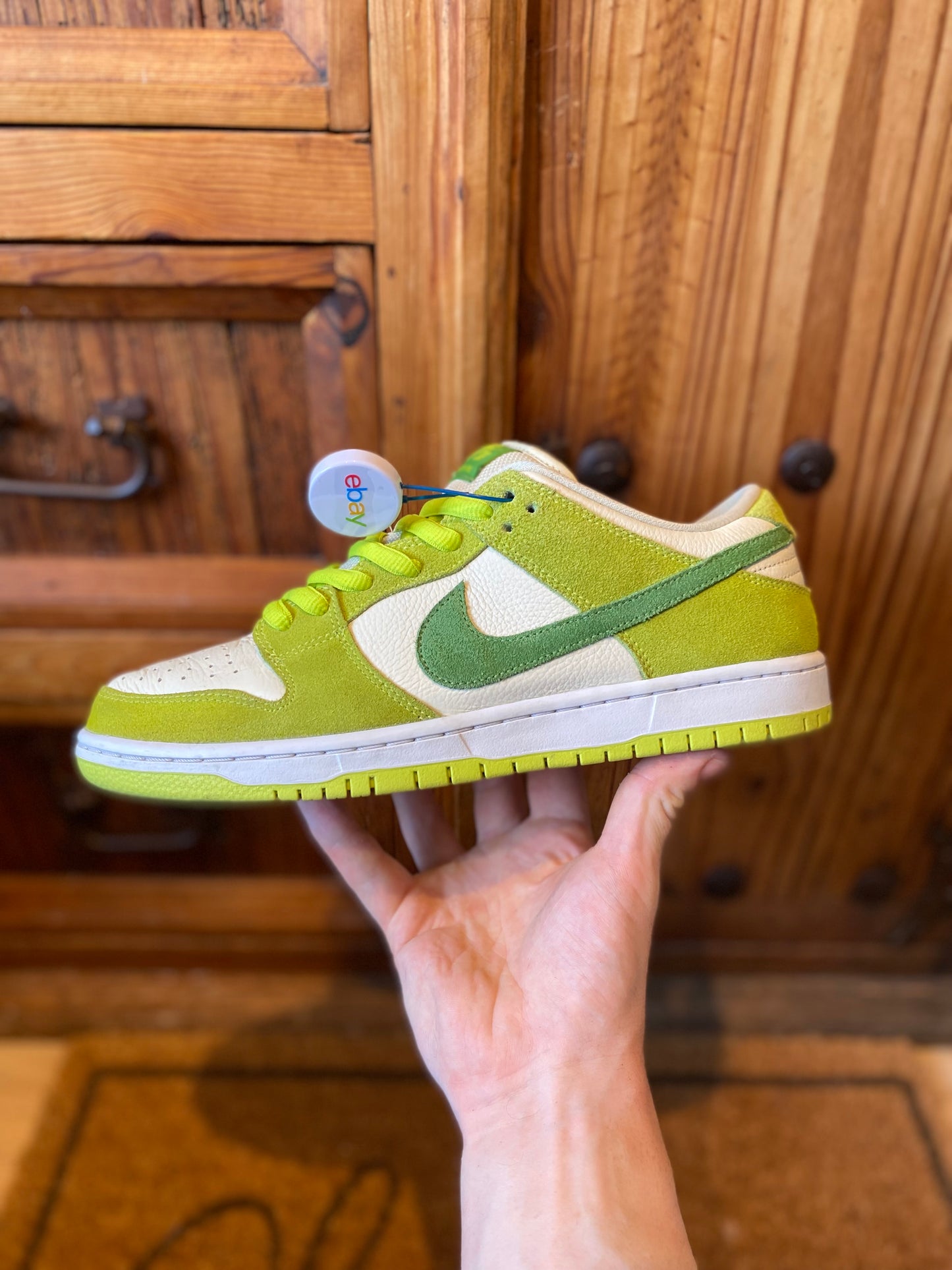 NIKE SB DUNK LOW ‘SOUR APPLE’ - UK 9.5
