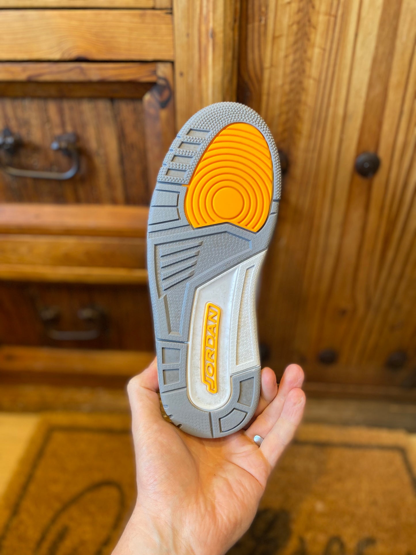 JORDAN 3 ‘LASER ORANGE’ - UK 6